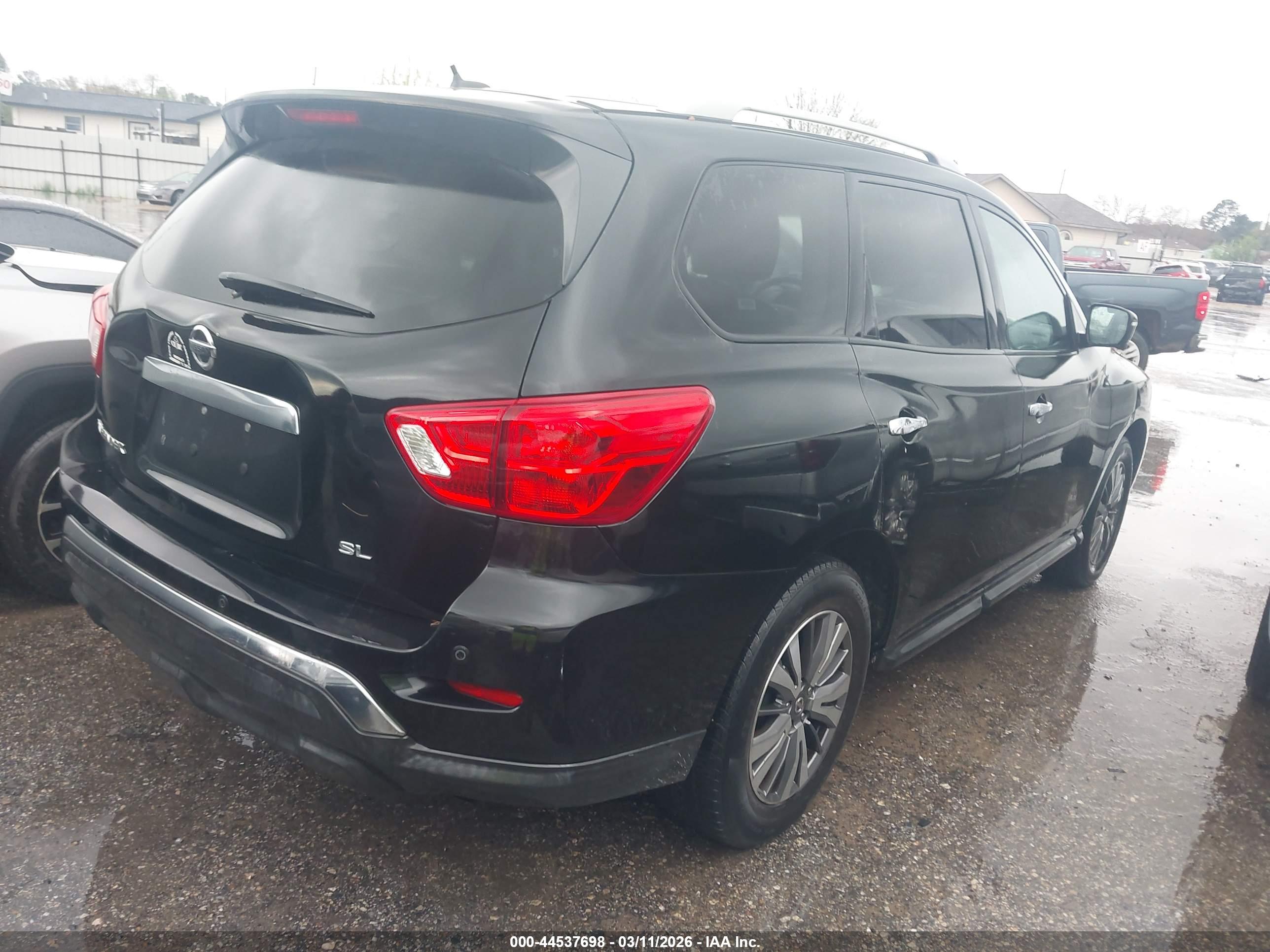 NISSAN PATHFINDER image 4
