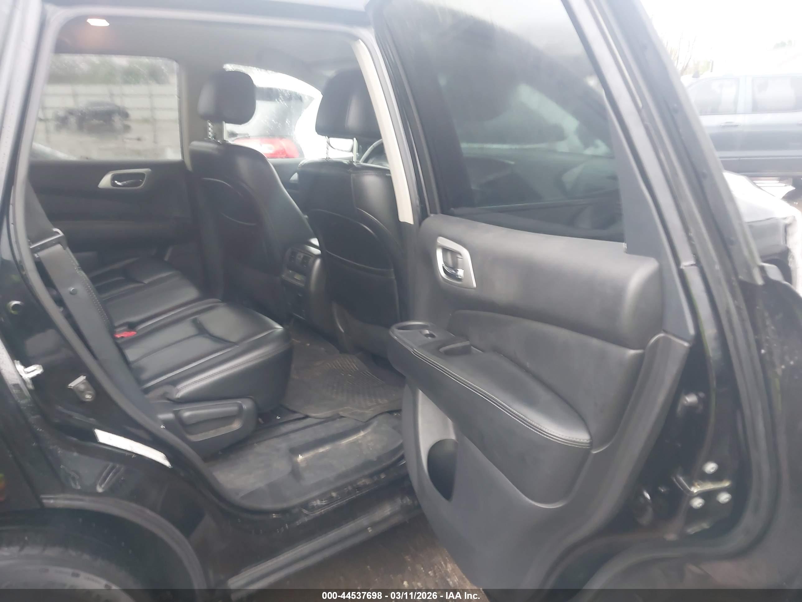 NISSAN PATHFINDER image 8