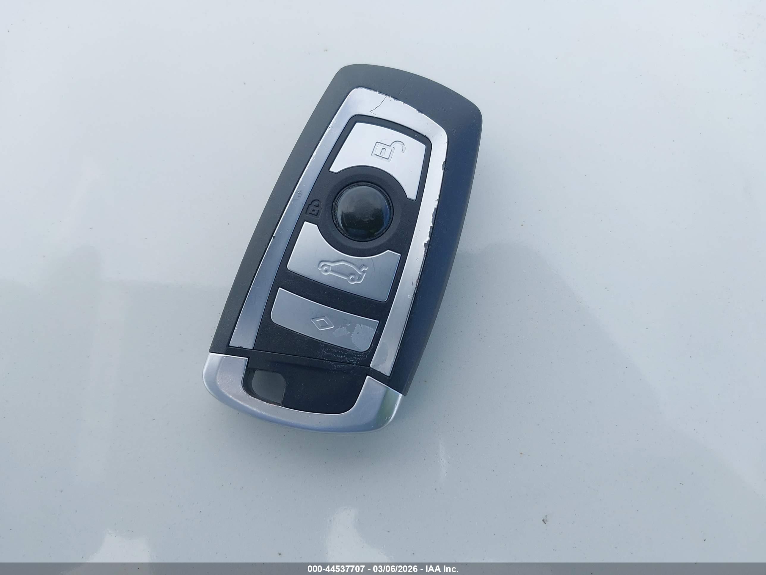 BMW 528I image 11