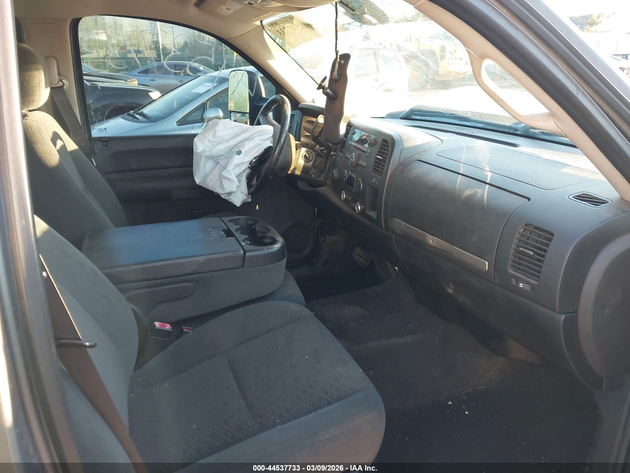 GMC SIERRA image 5