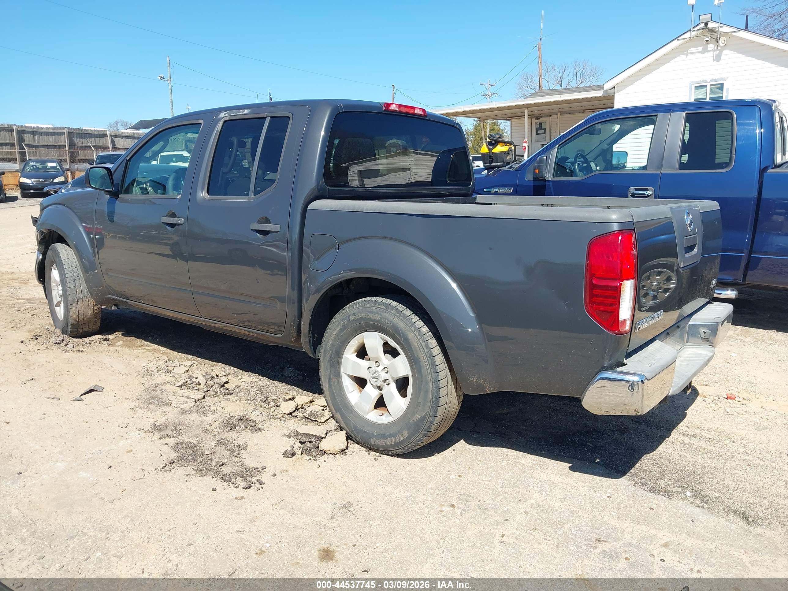 NISSAN FRONTIER image 3