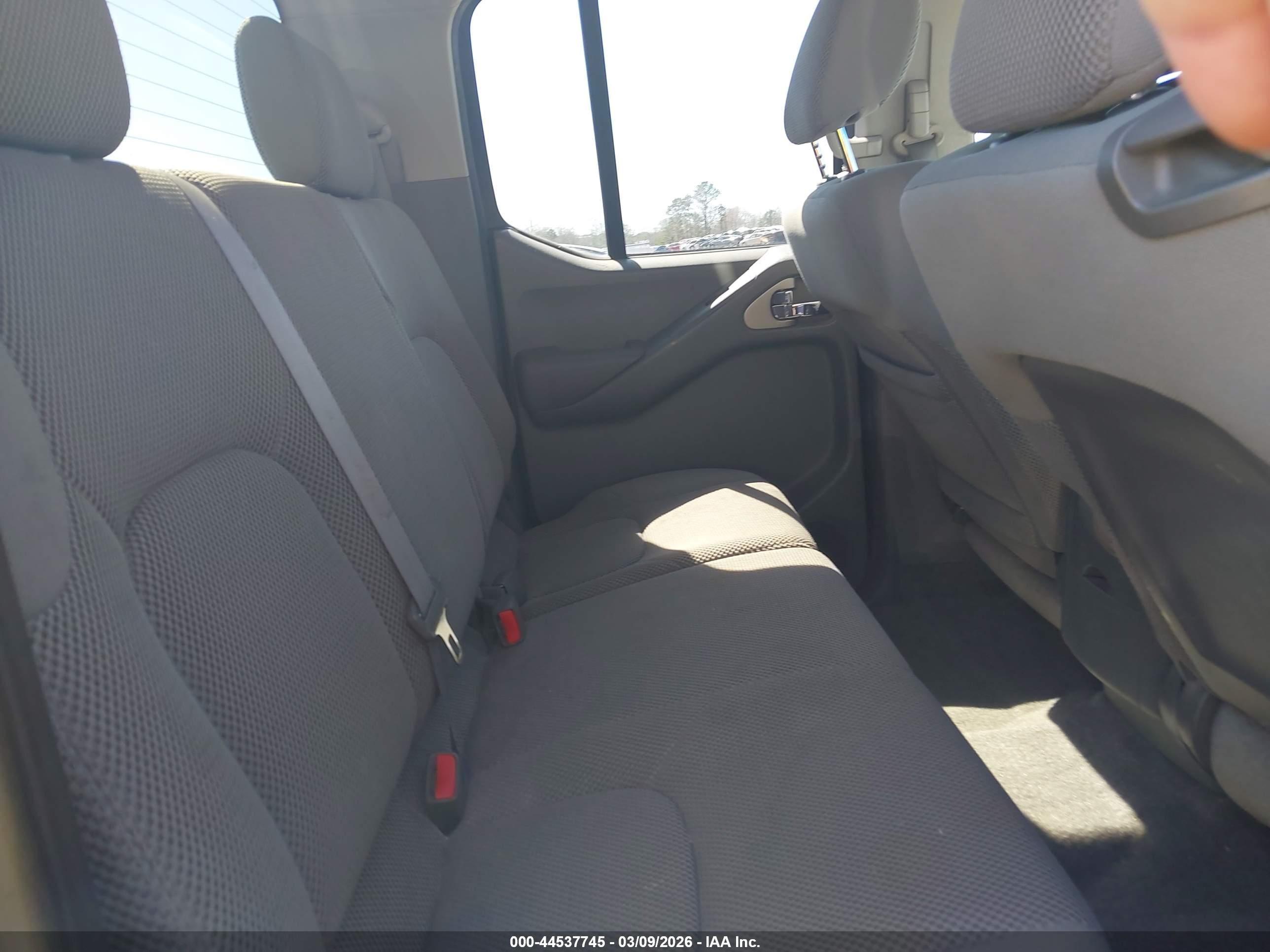 NISSAN FRONTIER image 8