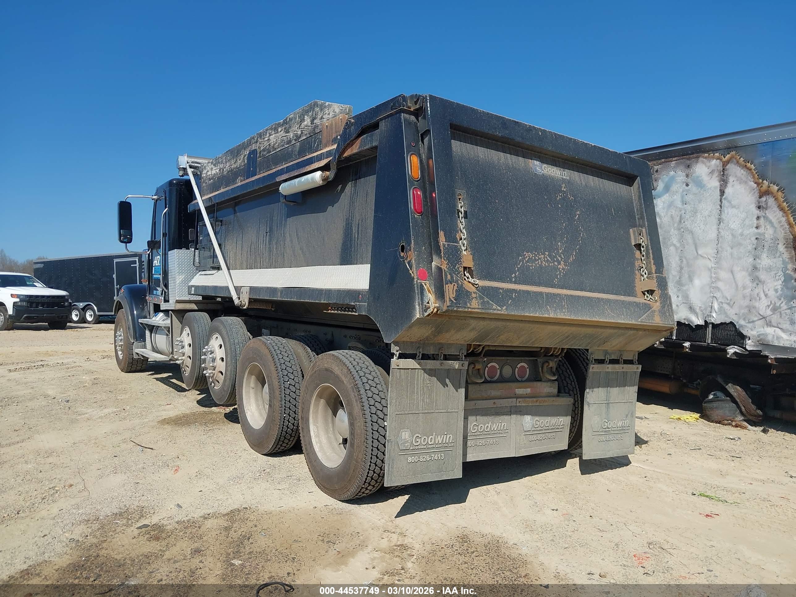 FREIGHTLINER SD122 image 3