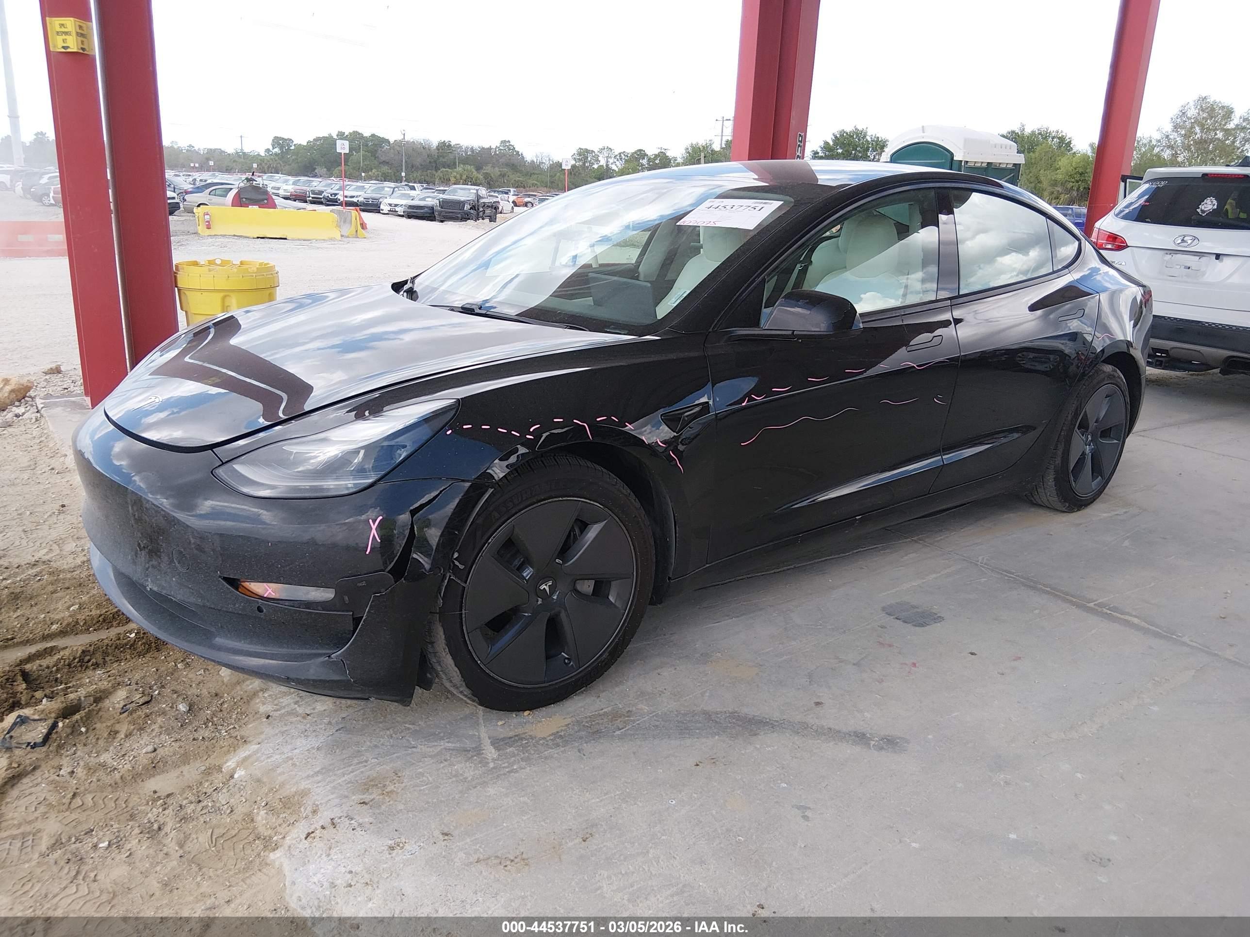 TESLA MODEL image 2