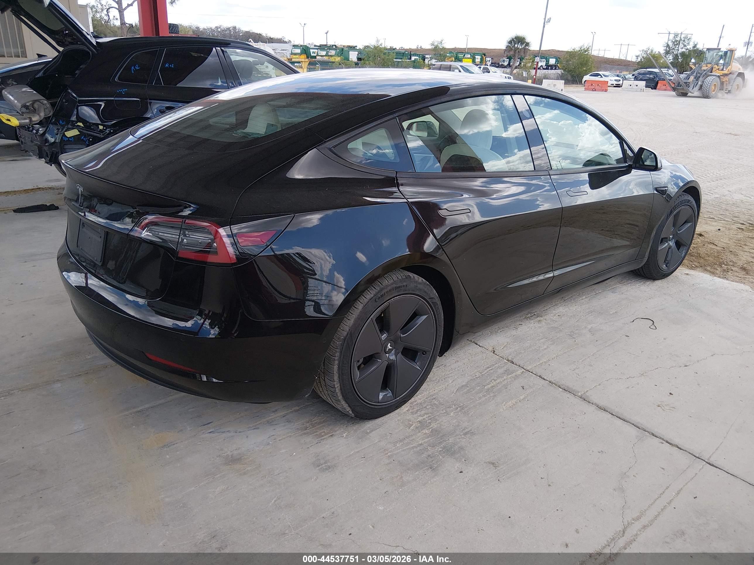 TESLA MODEL image 4