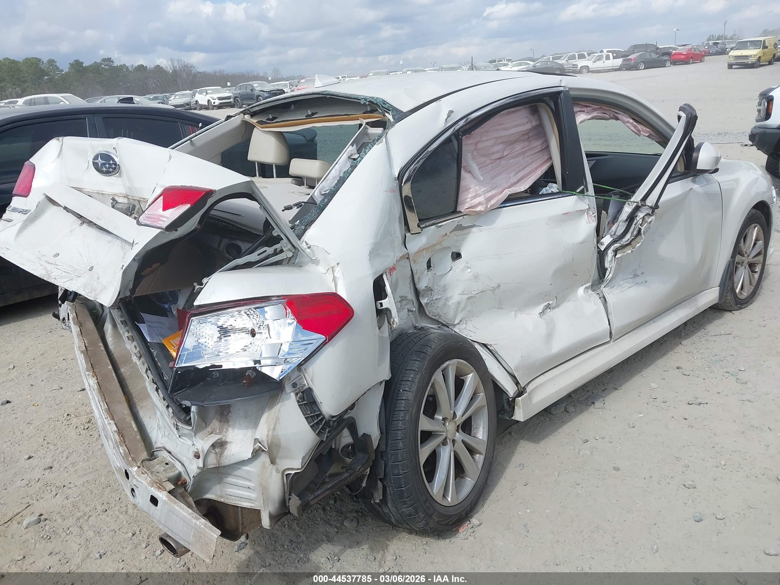 SUBARU LEGACY image 6