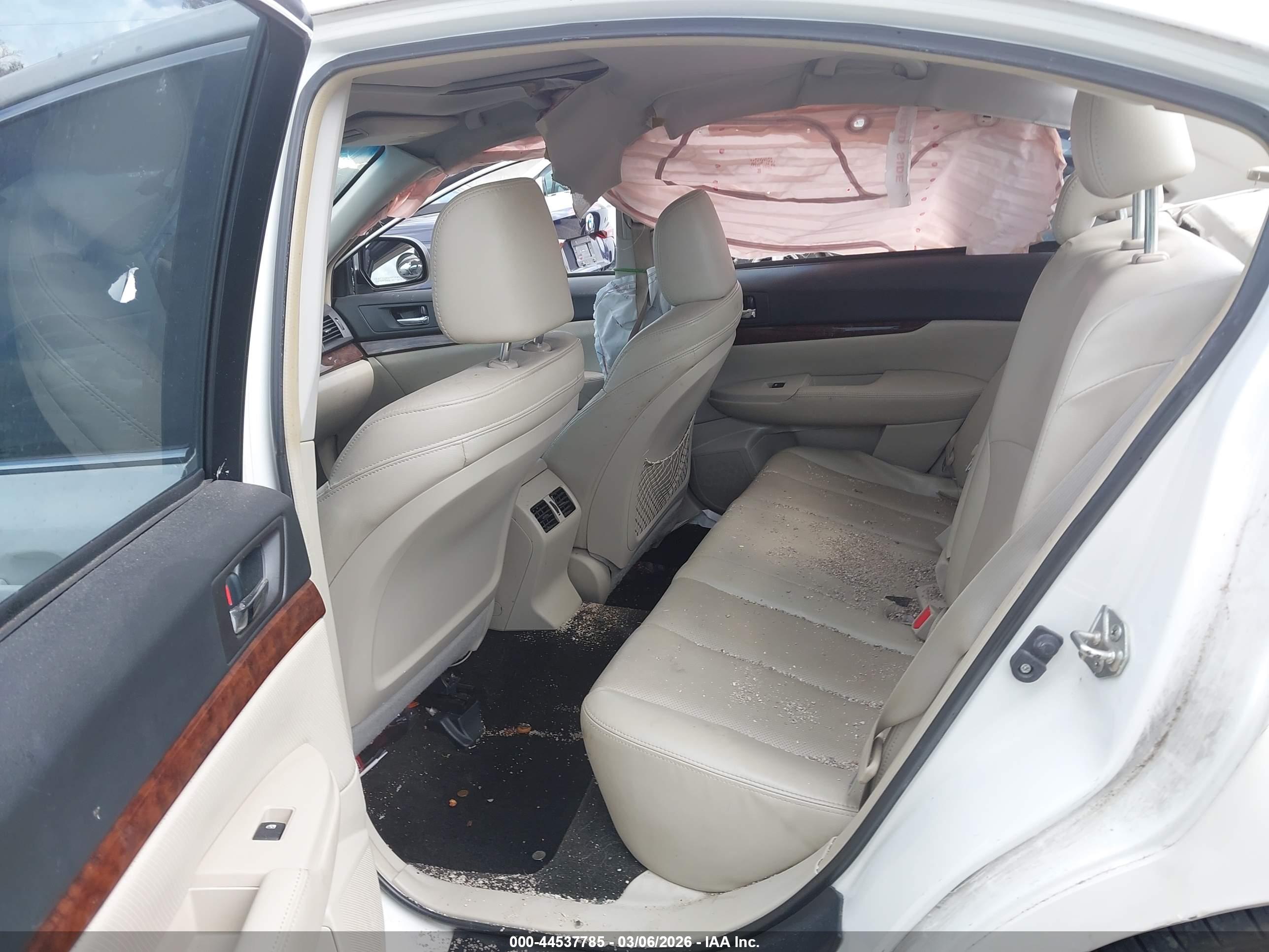 SUBARU LEGACY image 8