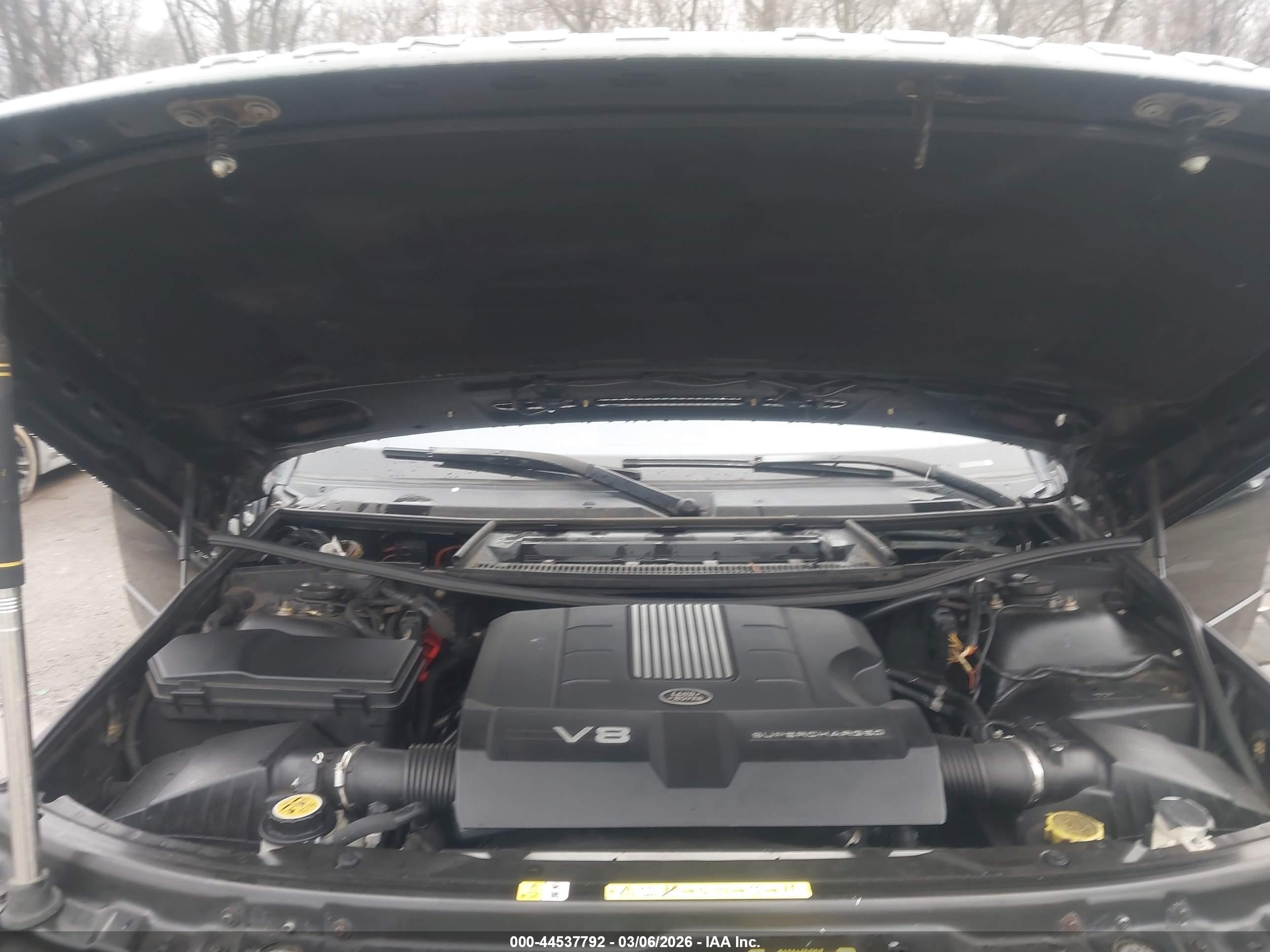 LAND ROVER image 10