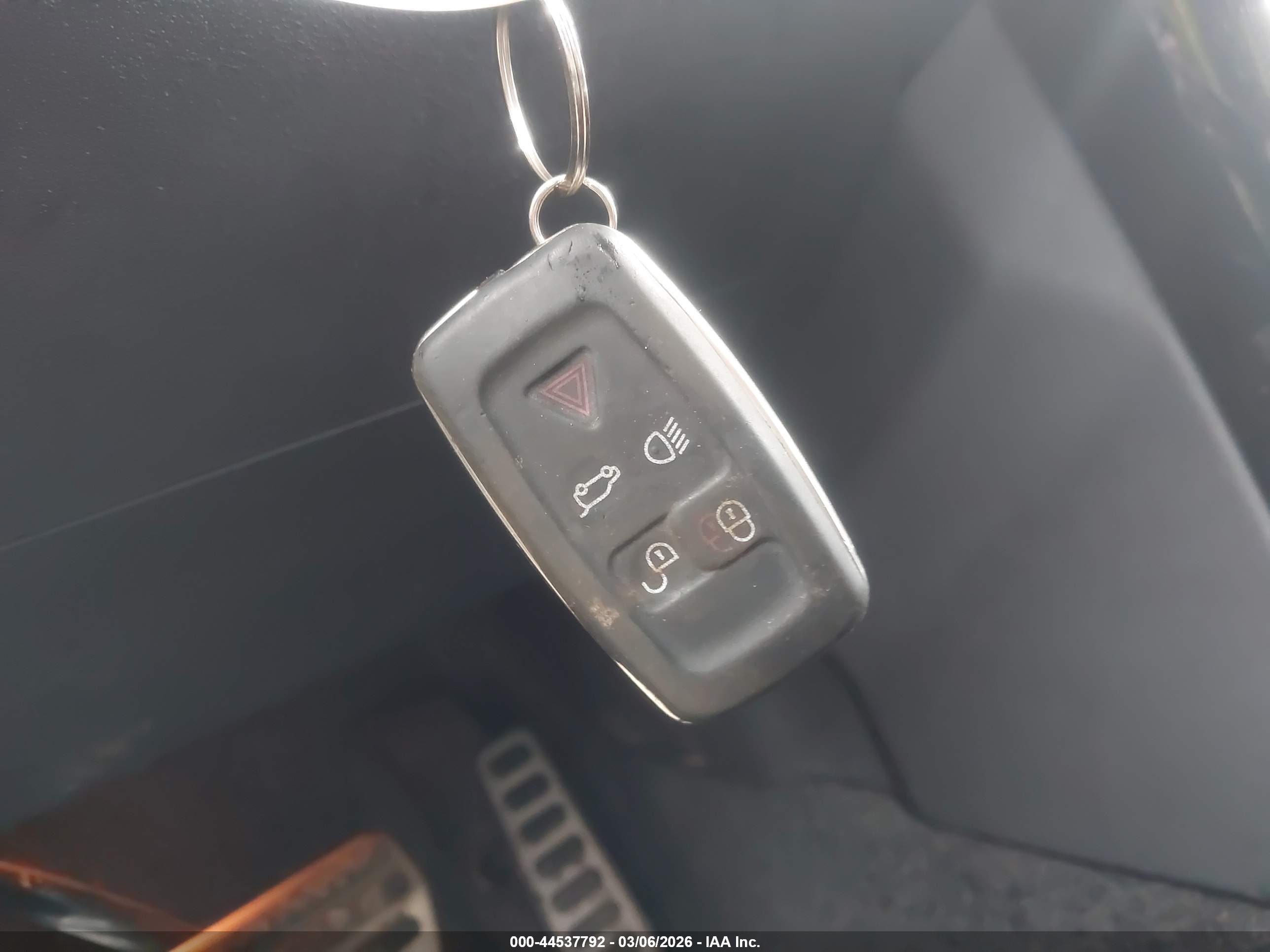 LAND ROVER image 11