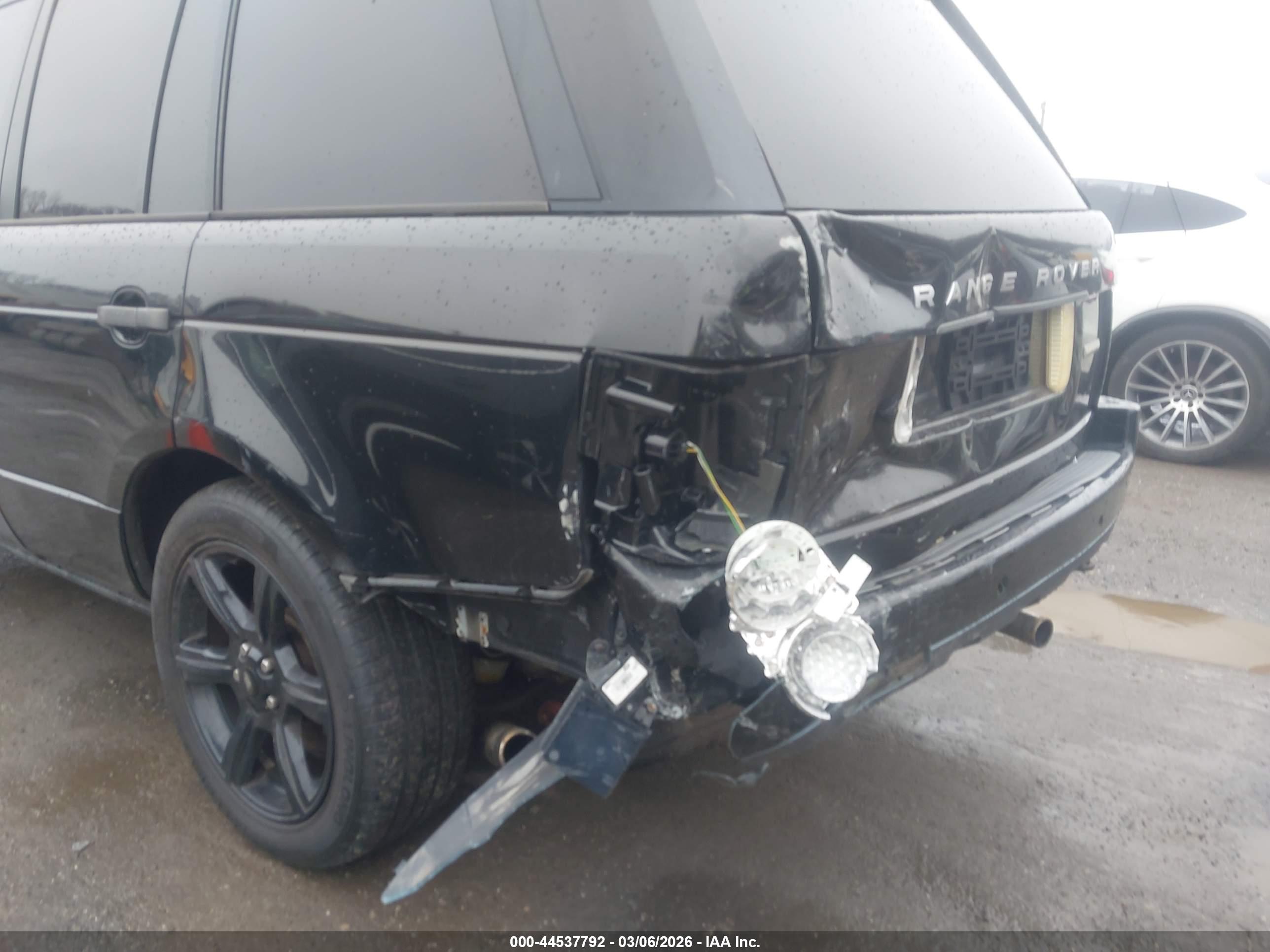 LAND ROVER image 6