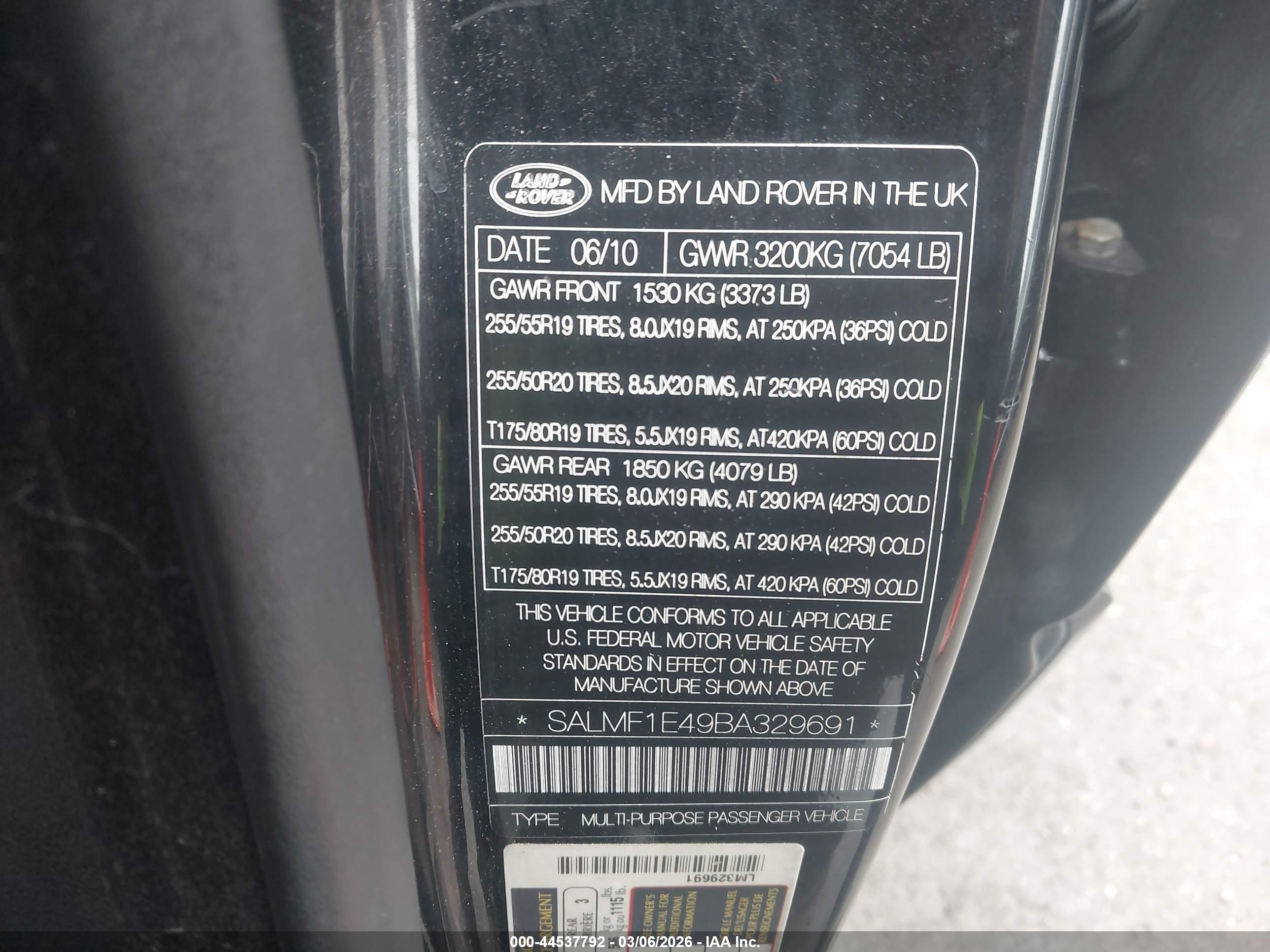 LAND ROVER image 9