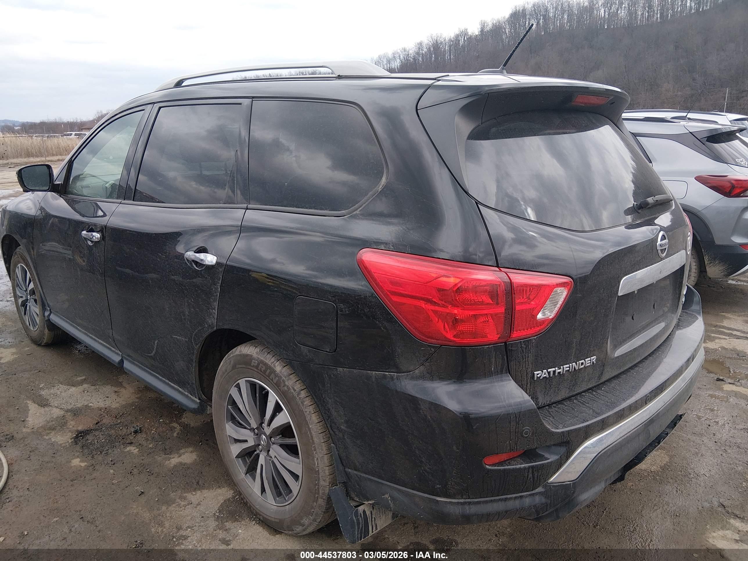 NISSAN PATHFINDER image 3