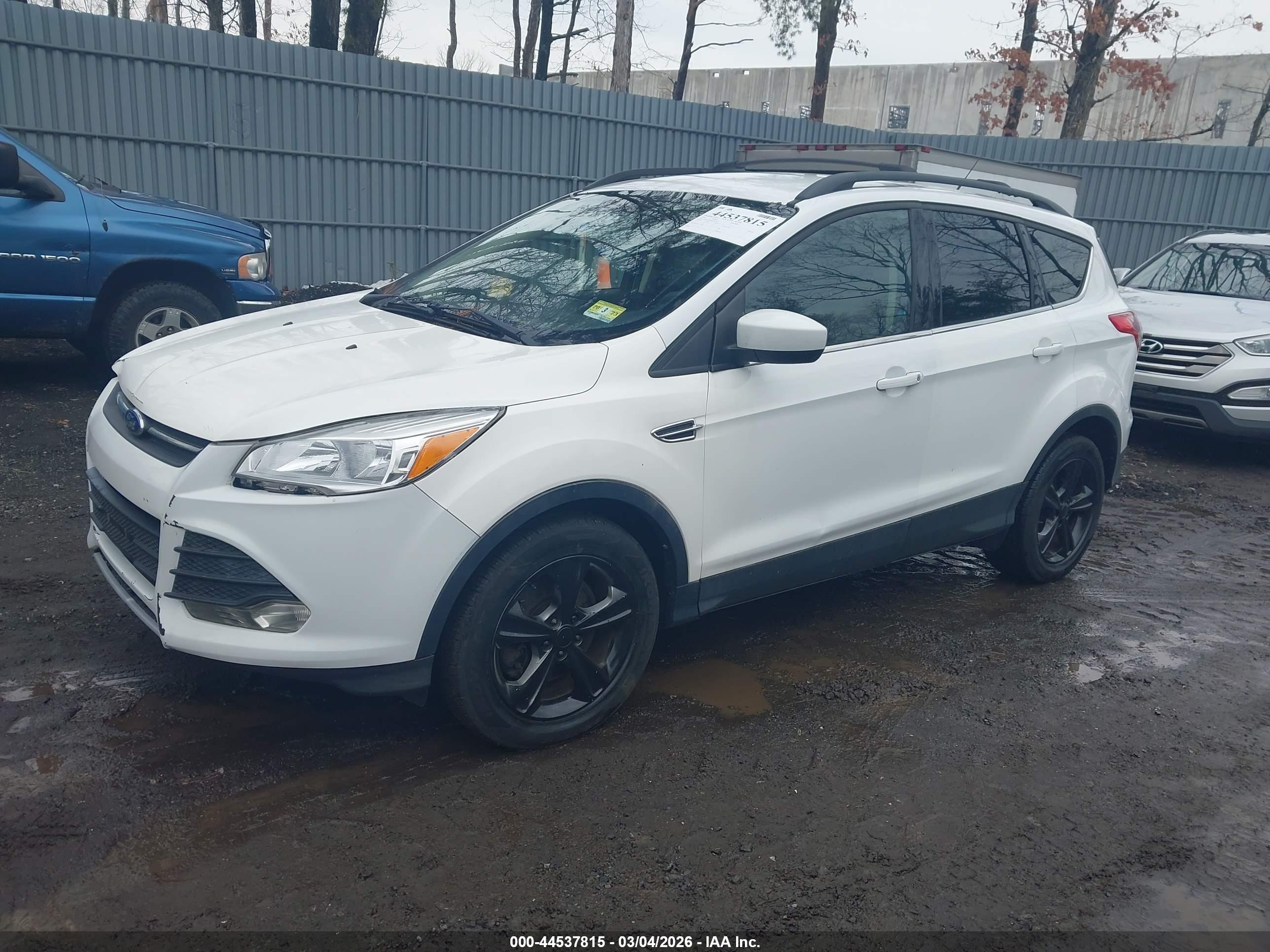 FORD ESCAPE image 2