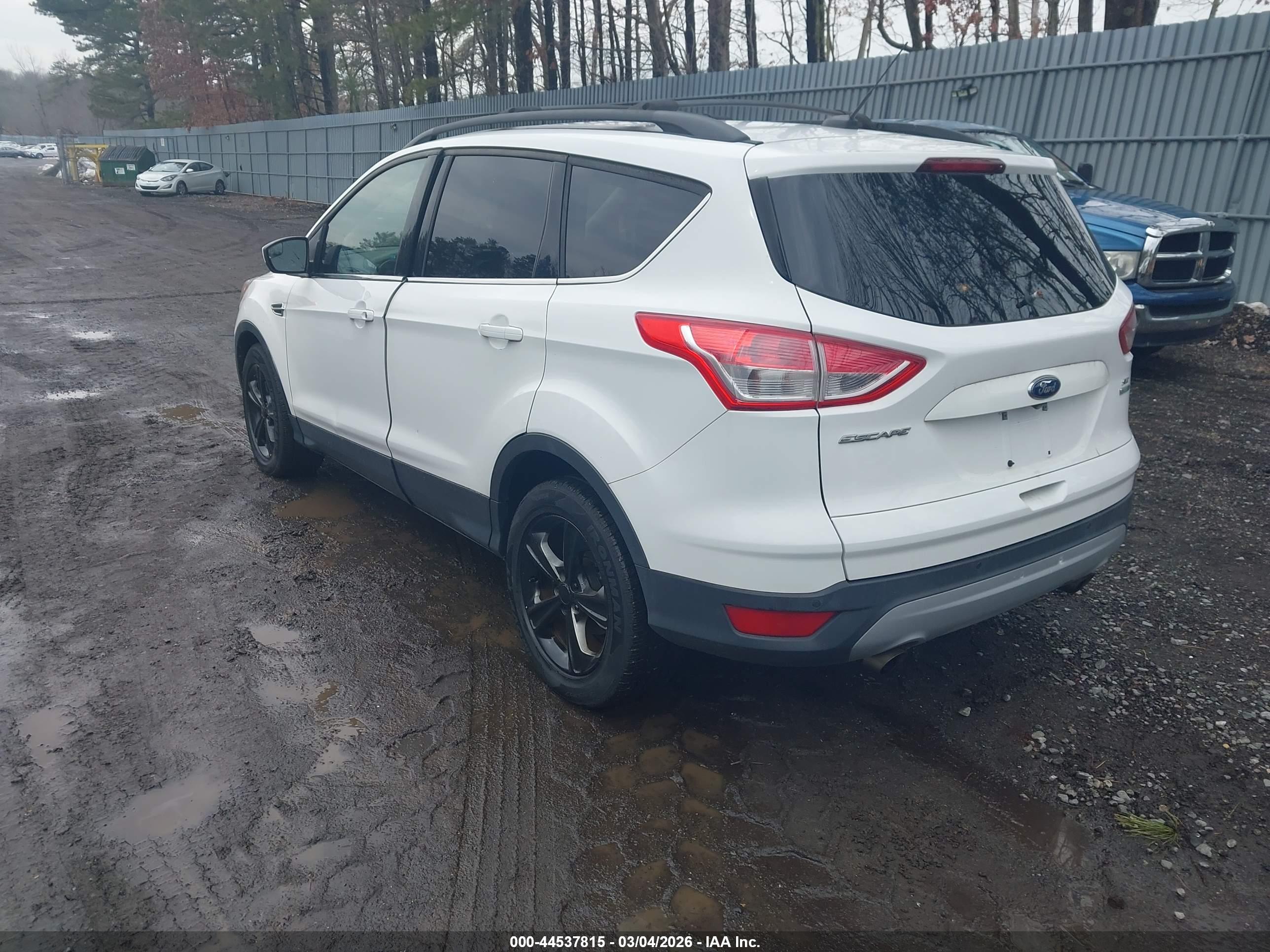 FORD ESCAPE image 3