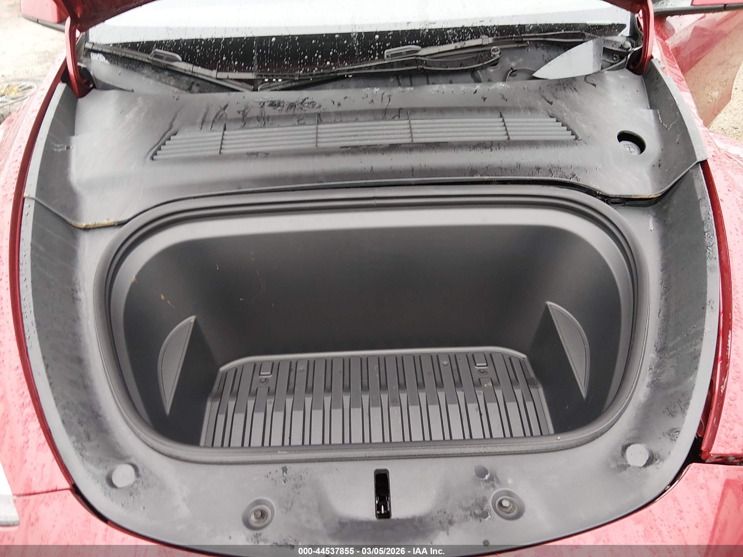 TESLA MODEL image 10
