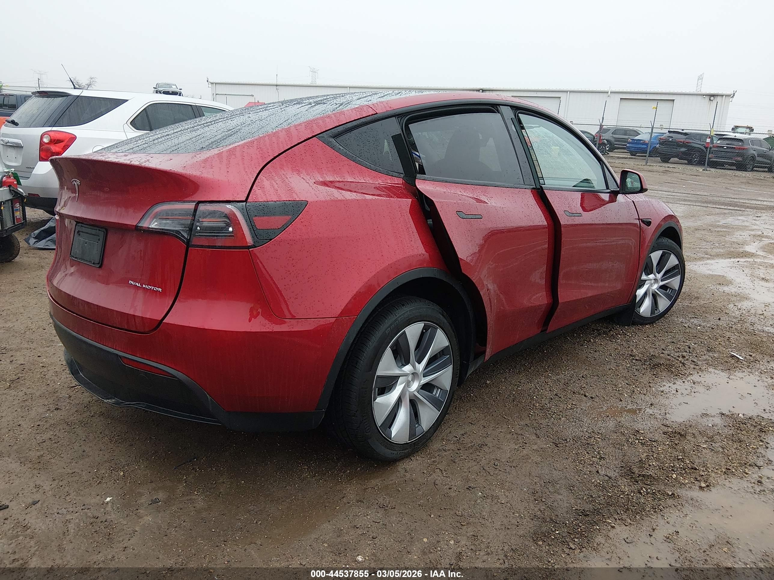 TESLA MODEL image 4
