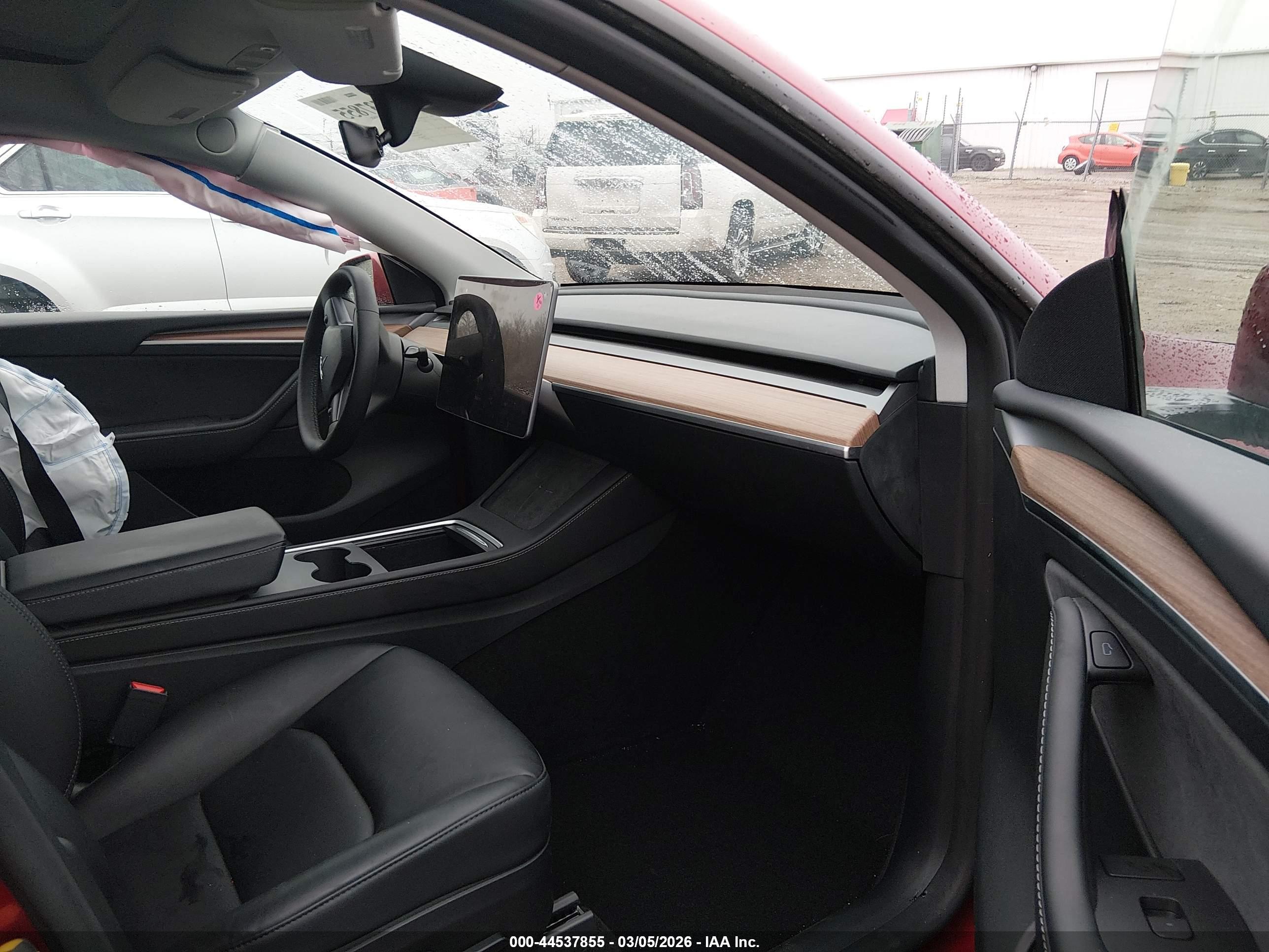 TESLA MODEL image 5