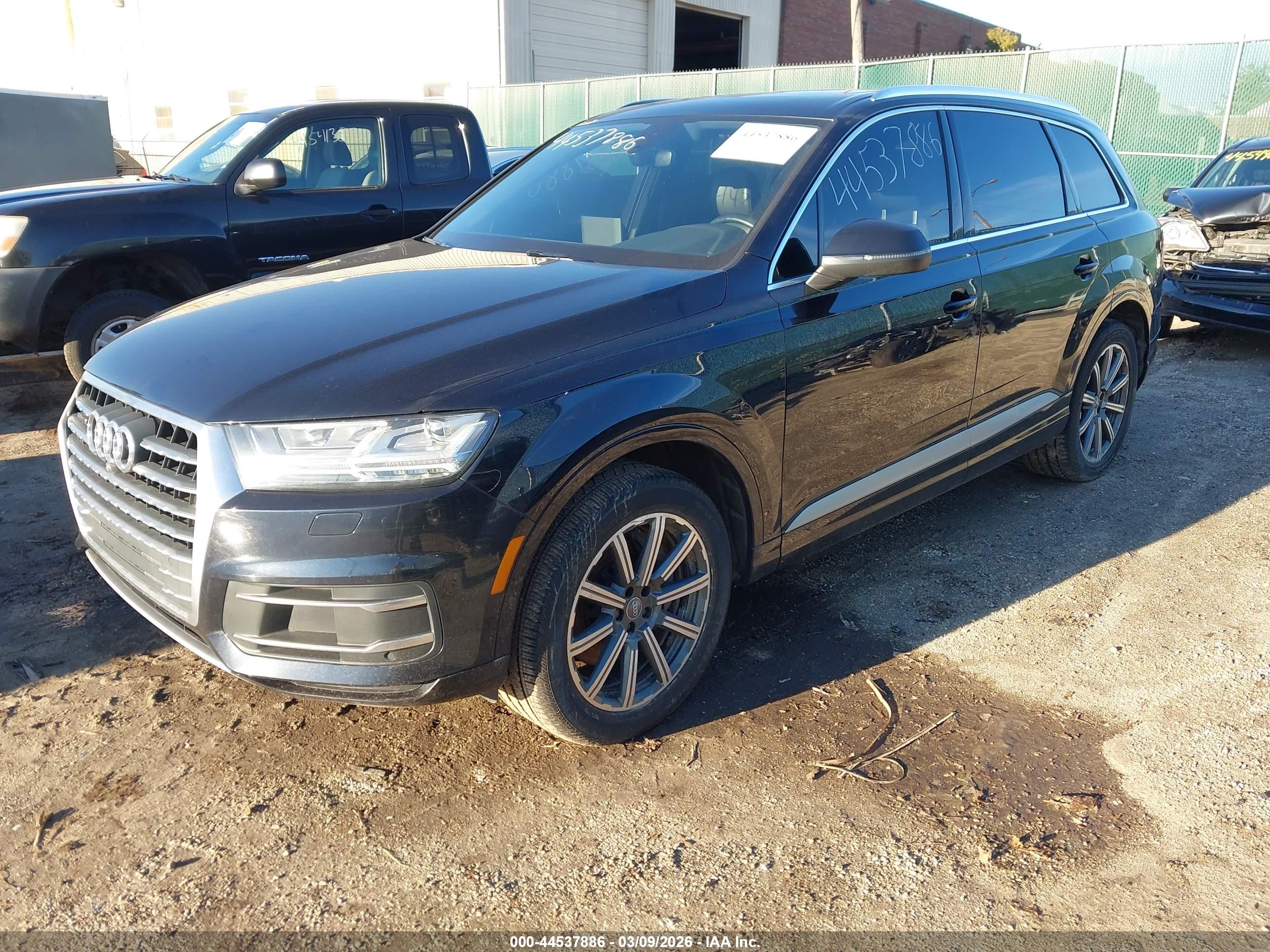 AUDI Q7 image 2