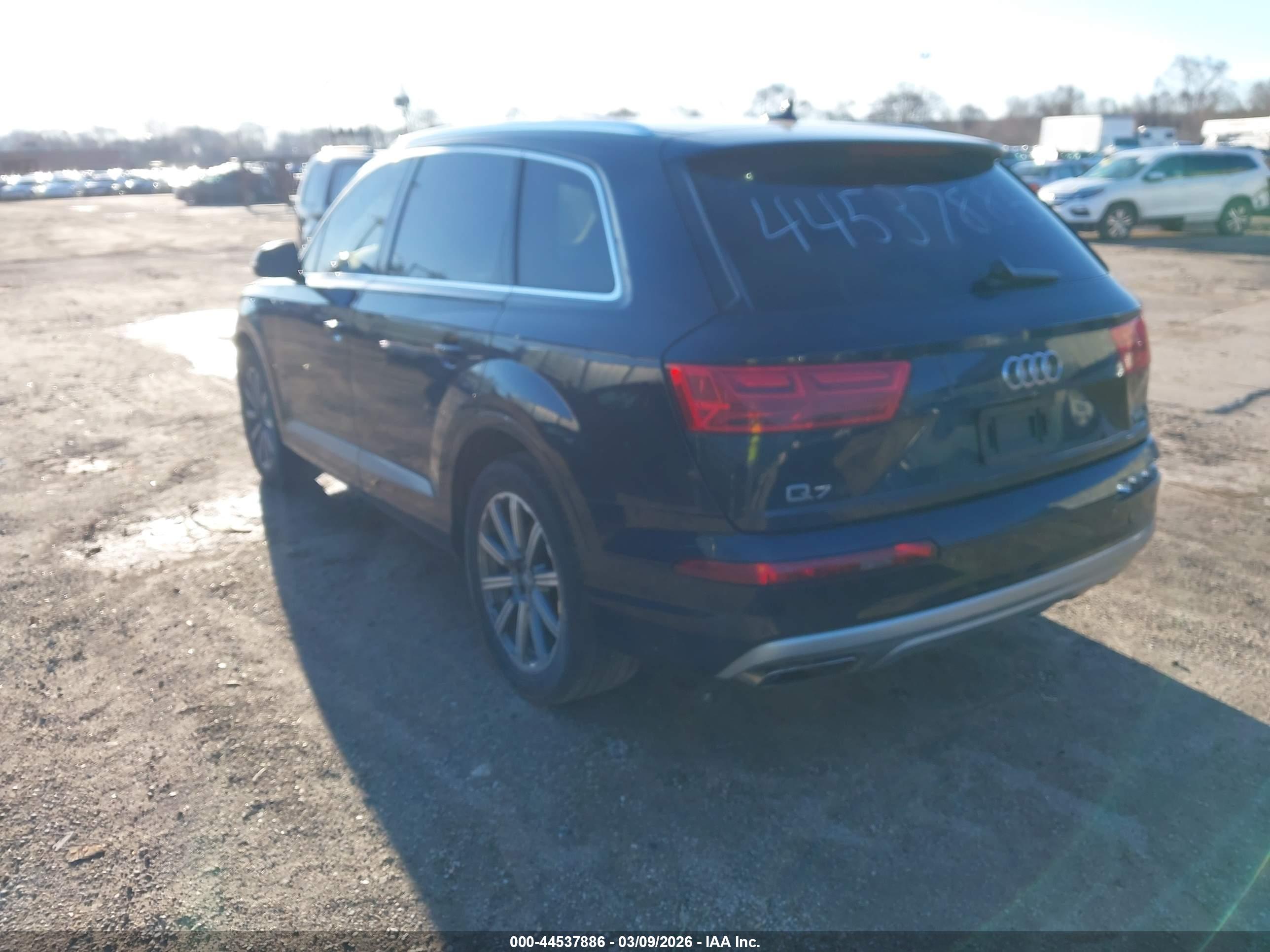 AUDI Q7 image 3