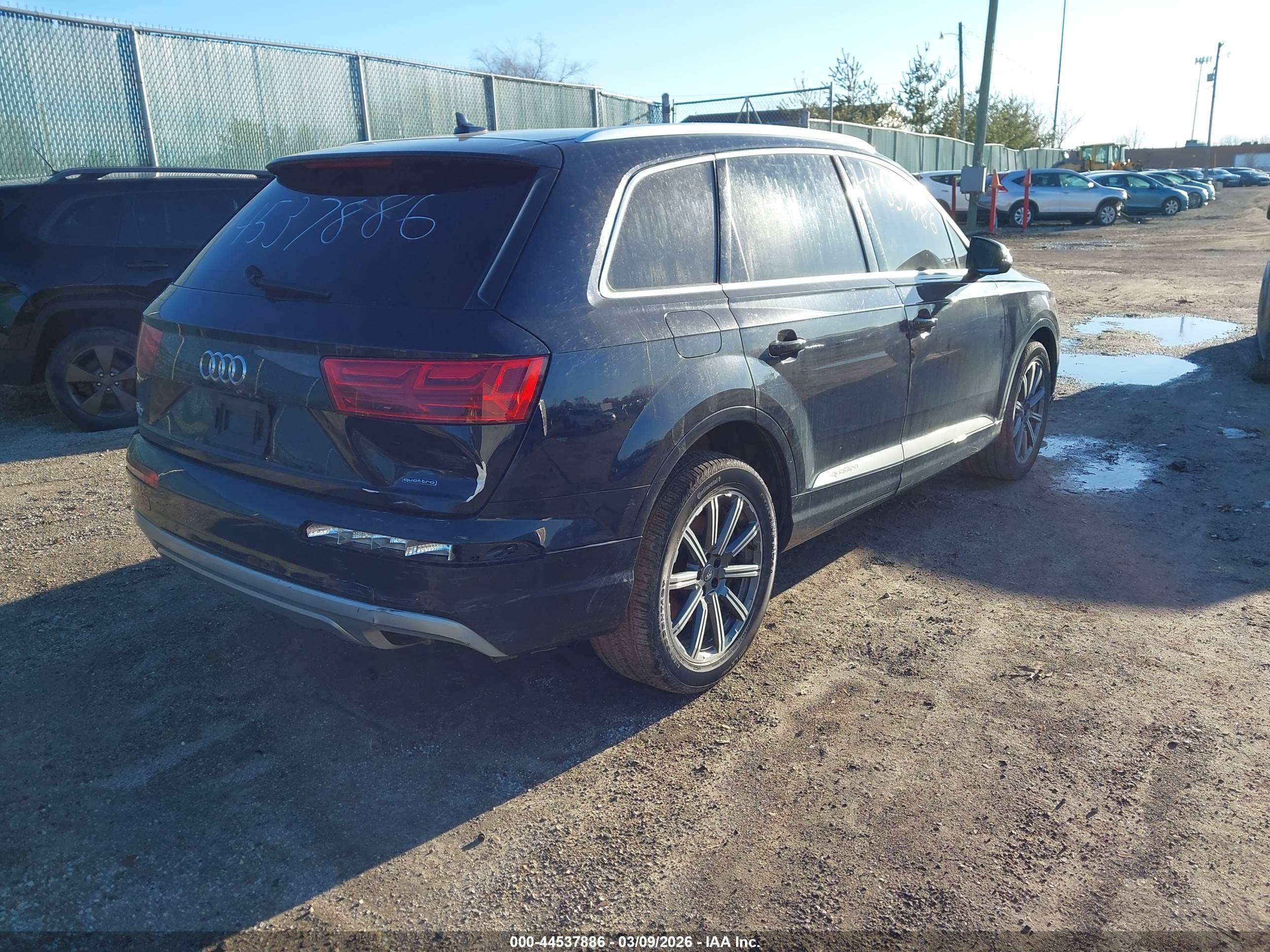 AUDI Q7 image 4