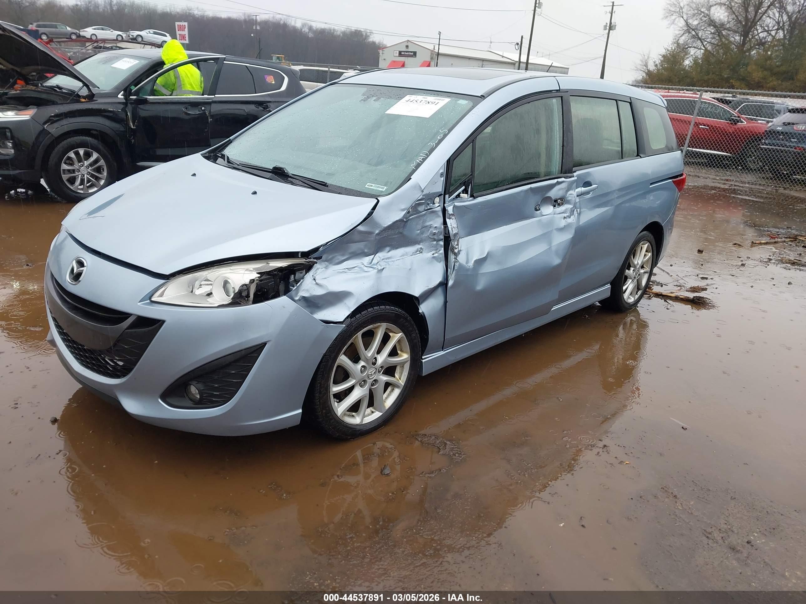 MAZDA MAZDA5 image 2