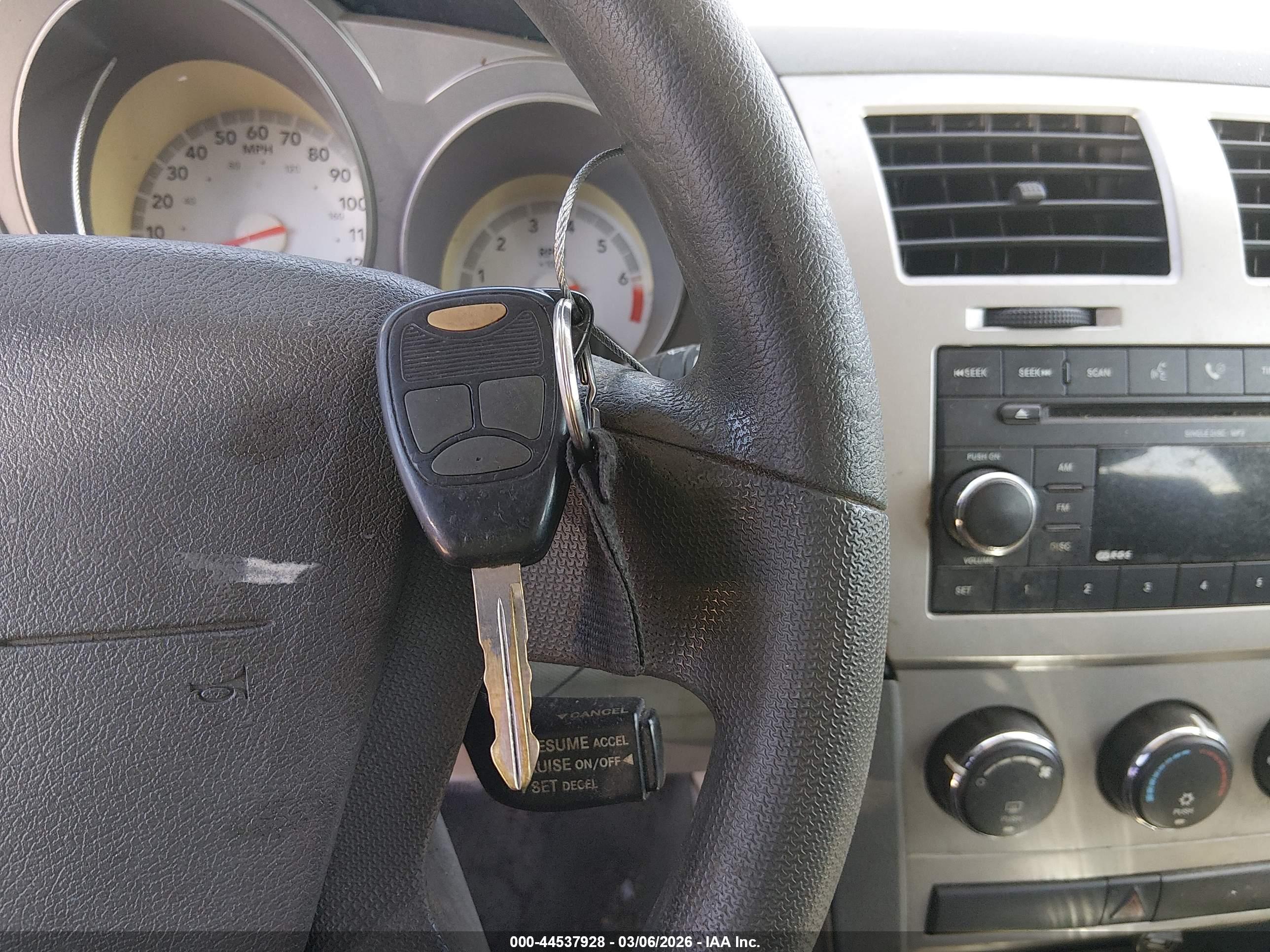 DODGE AVENGER image 11