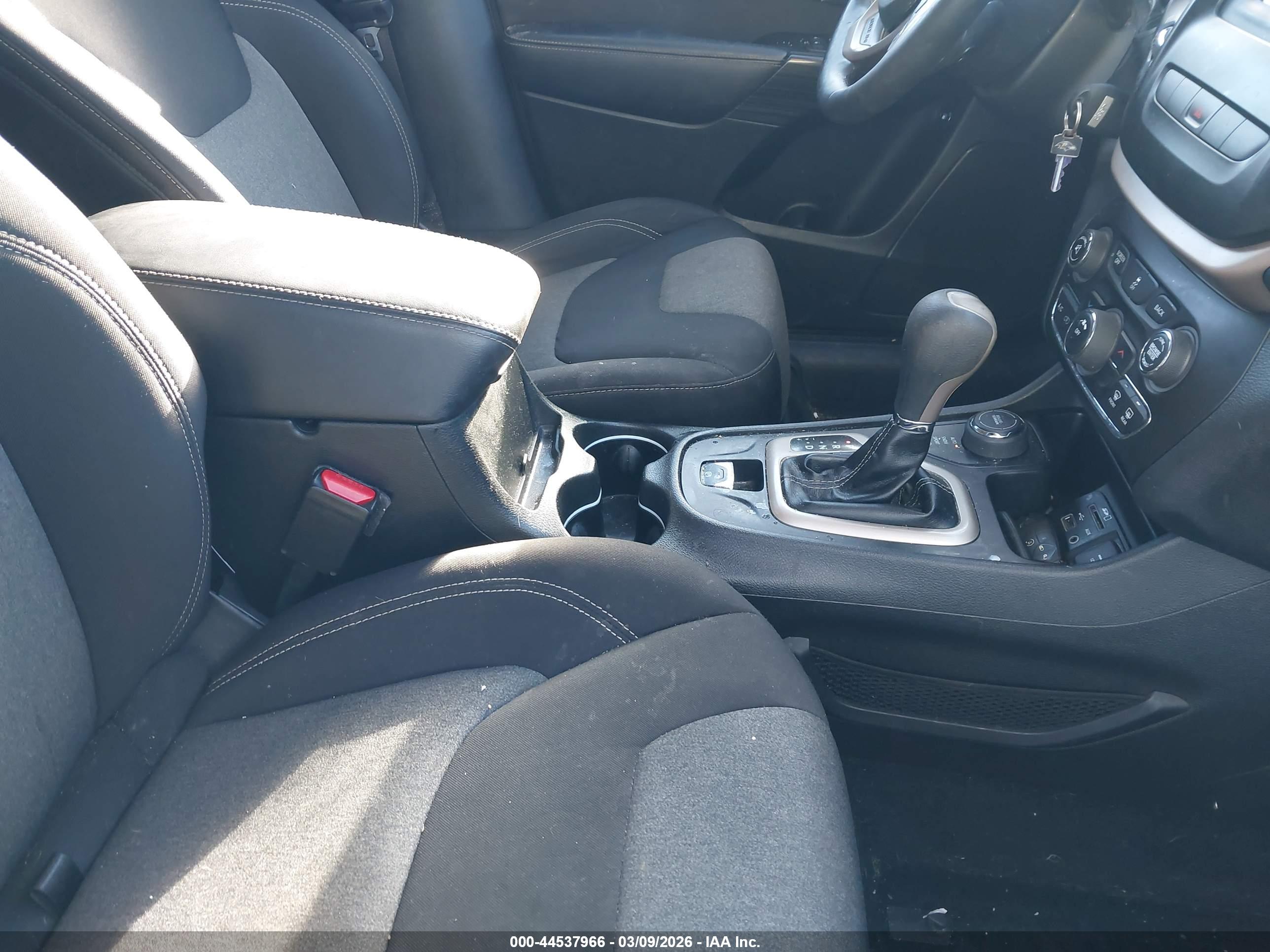 JEEP CHEROKEE image 5