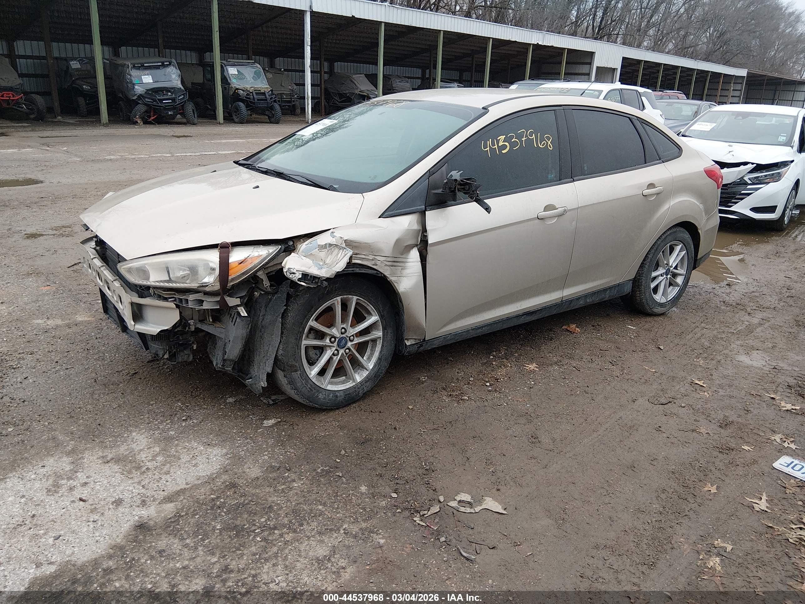 FORD FOCUS image 2