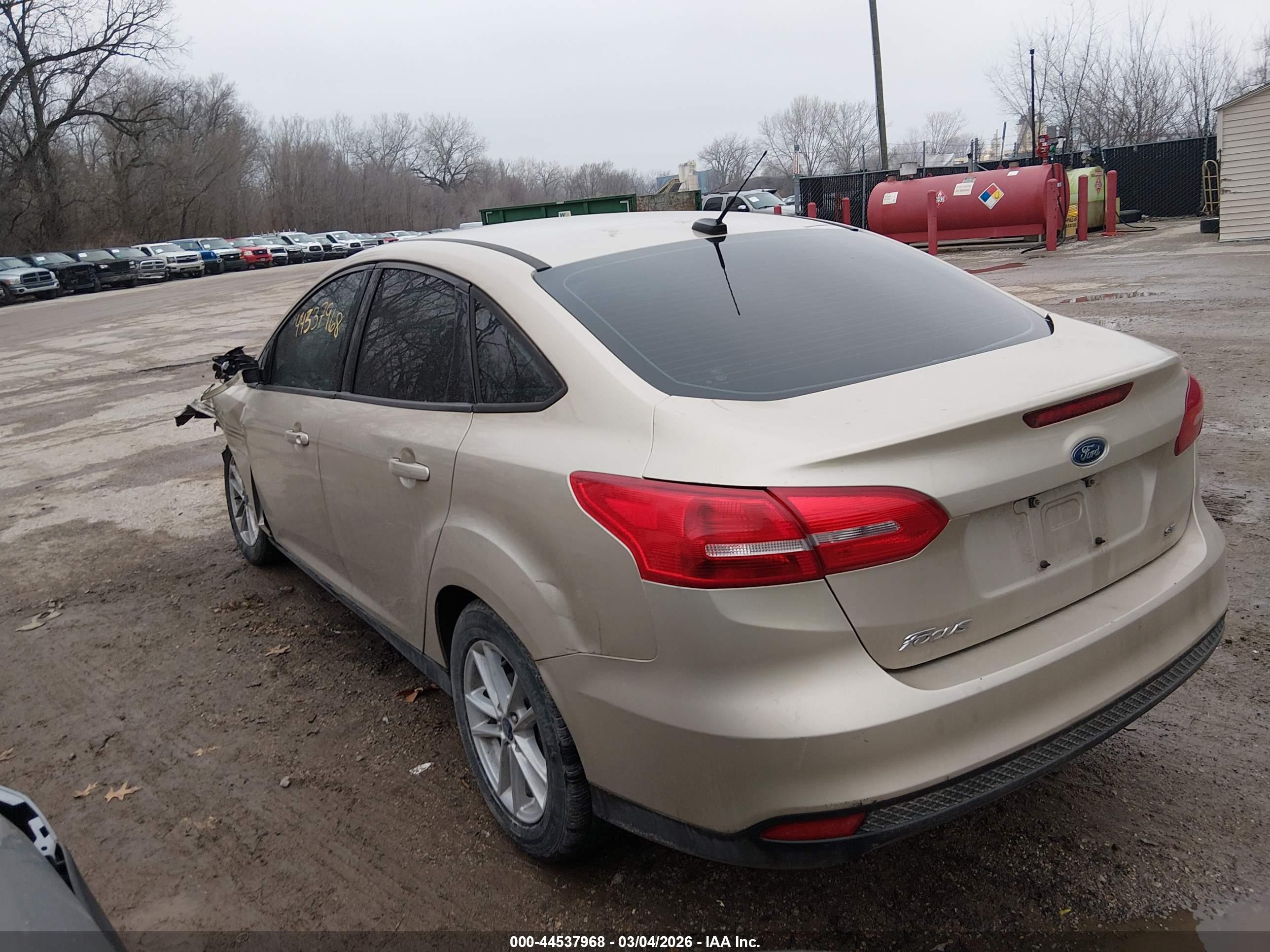 FORD FOCUS image 3