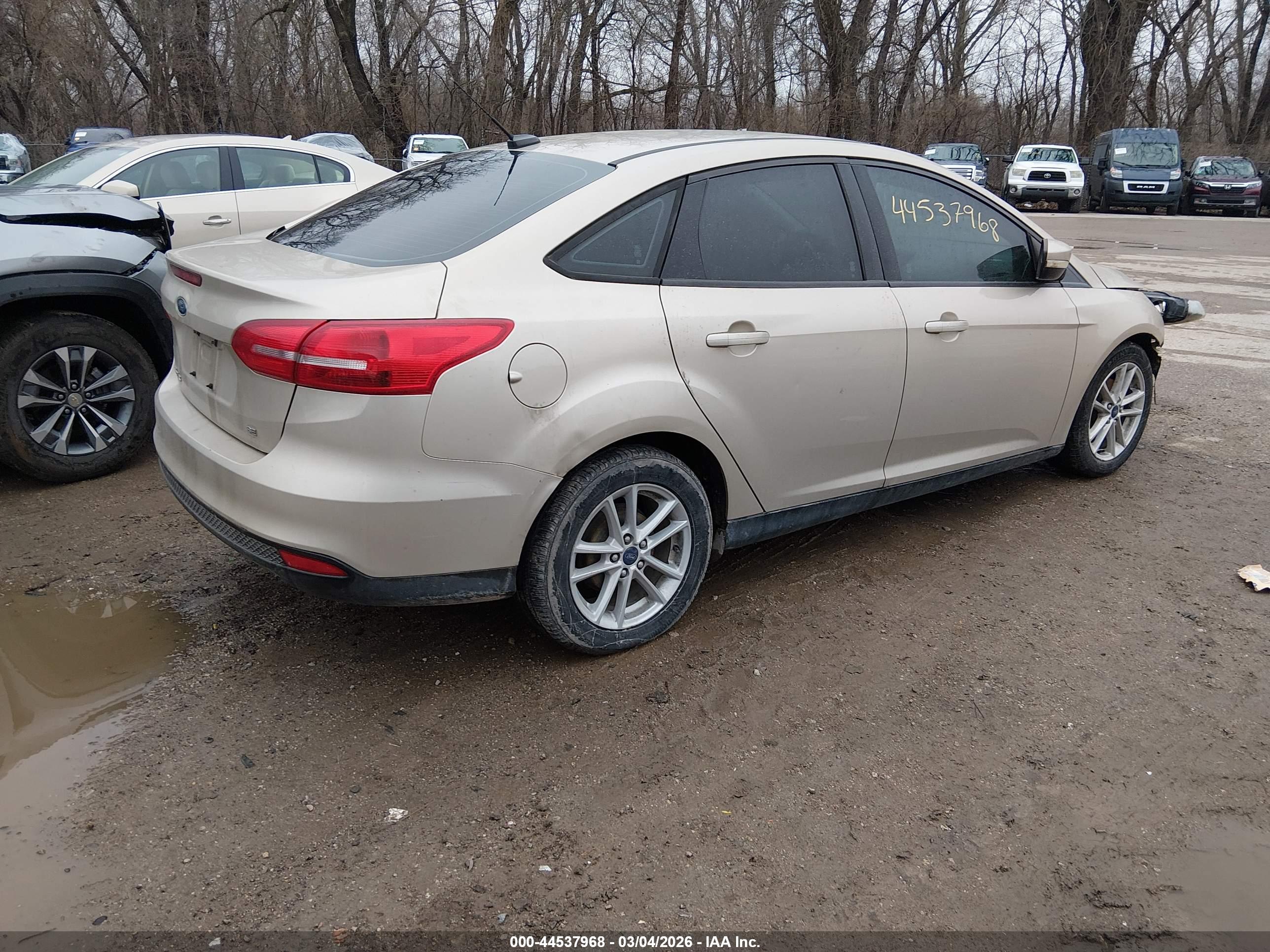 FORD FOCUS image 4