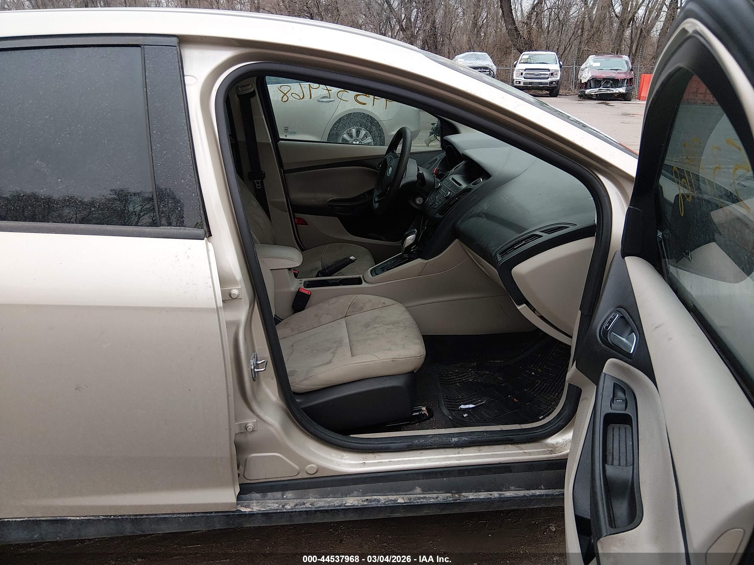 FORD FOCUS image 5