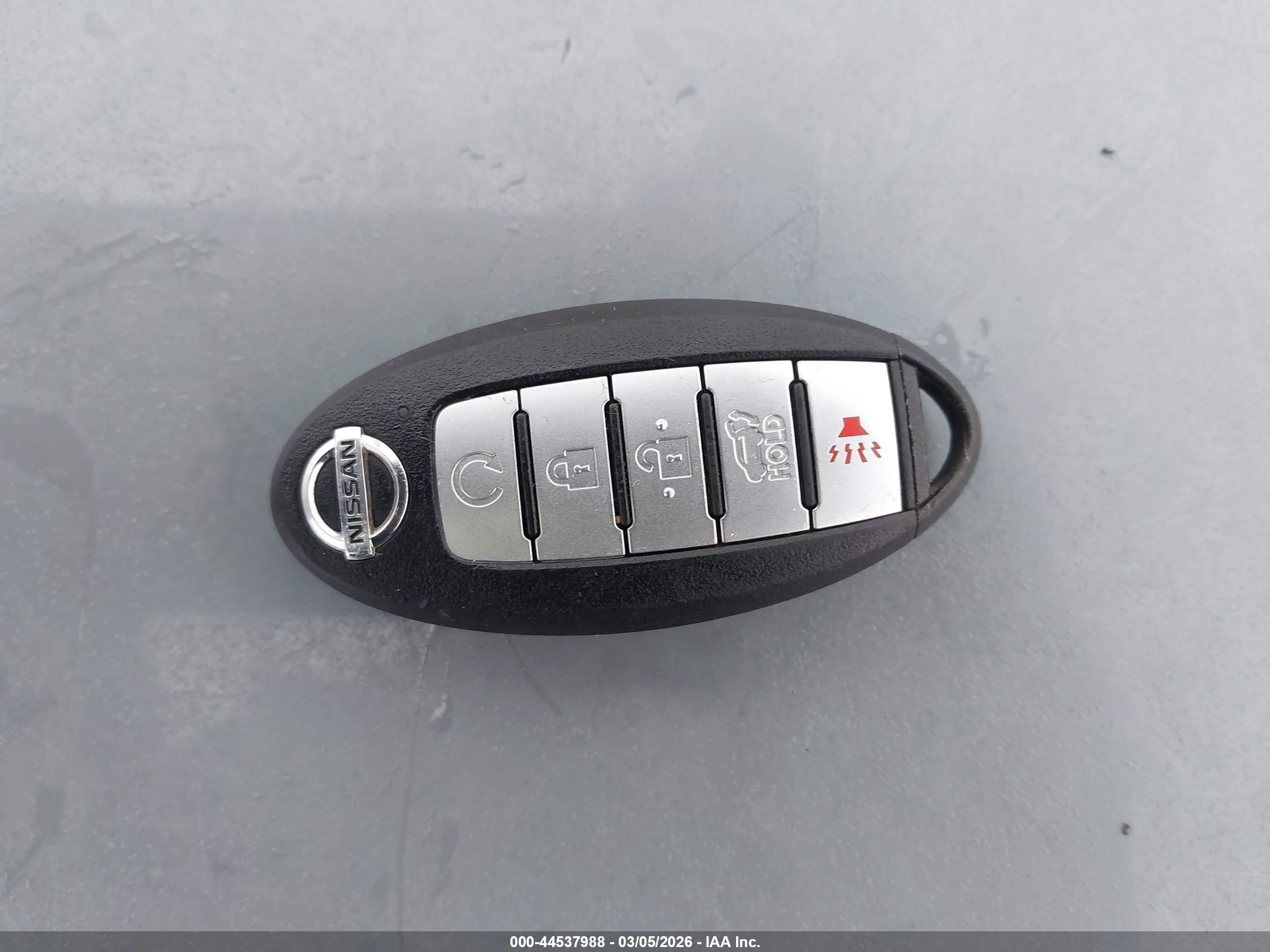 NISSAN ROGUE image 11