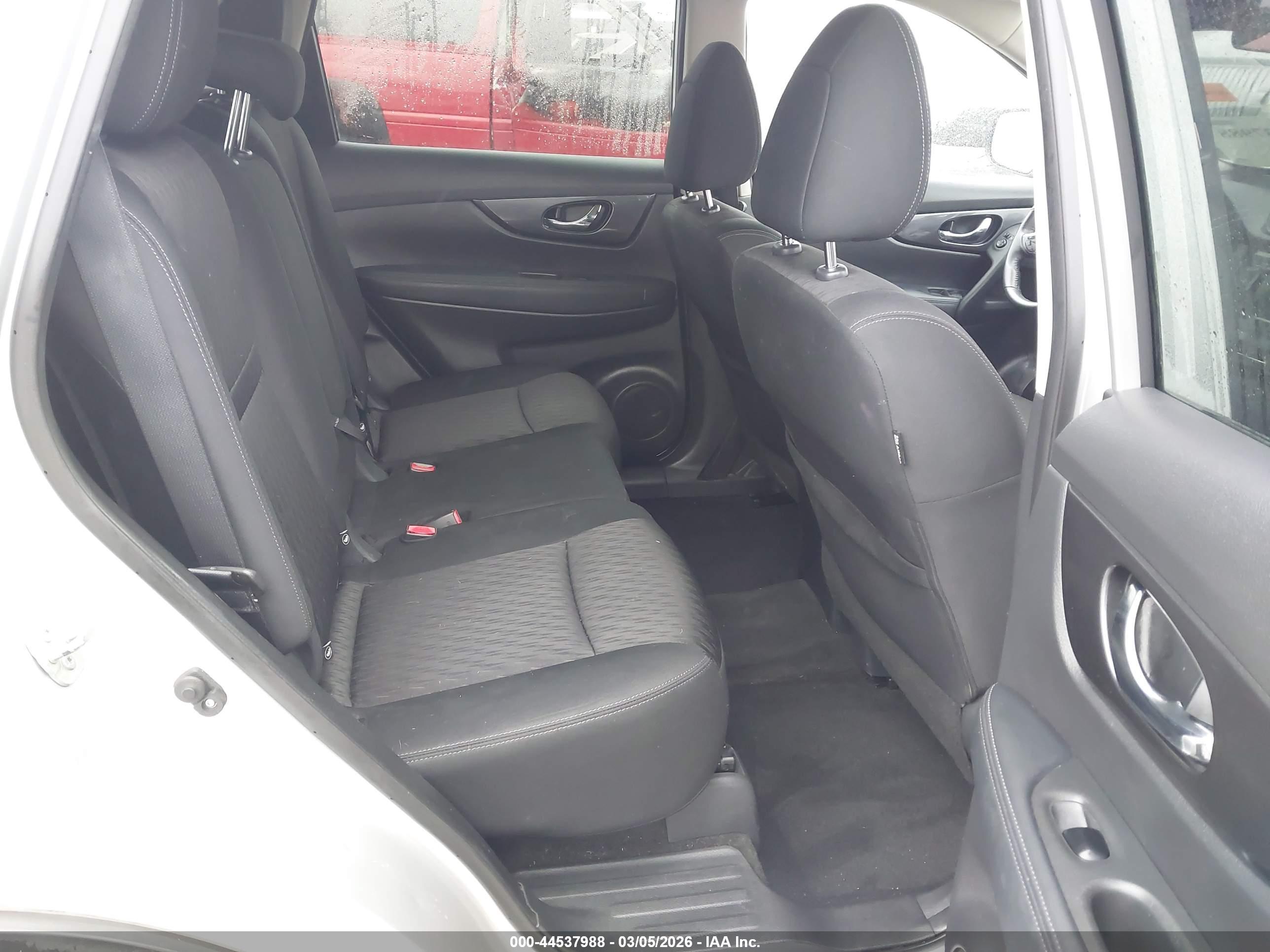 NISSAN ROGUE image 8