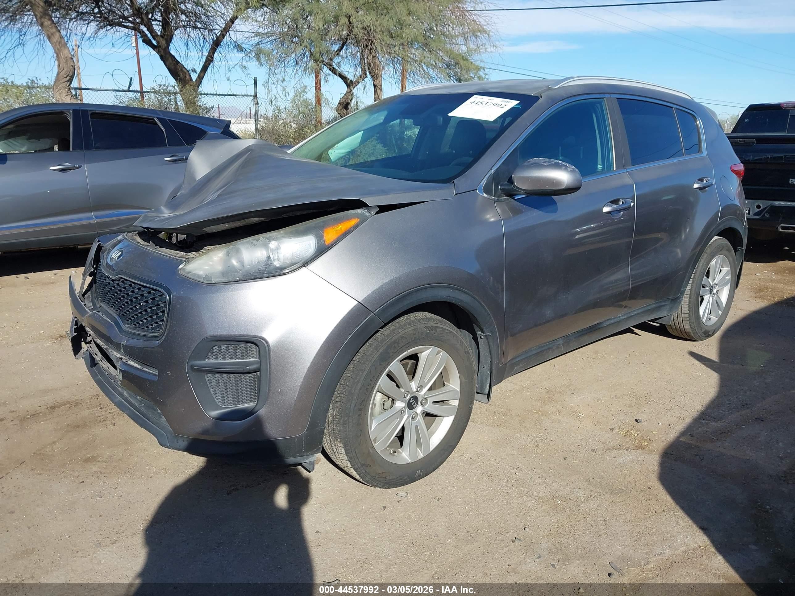 KIA SPORTAGE image 2