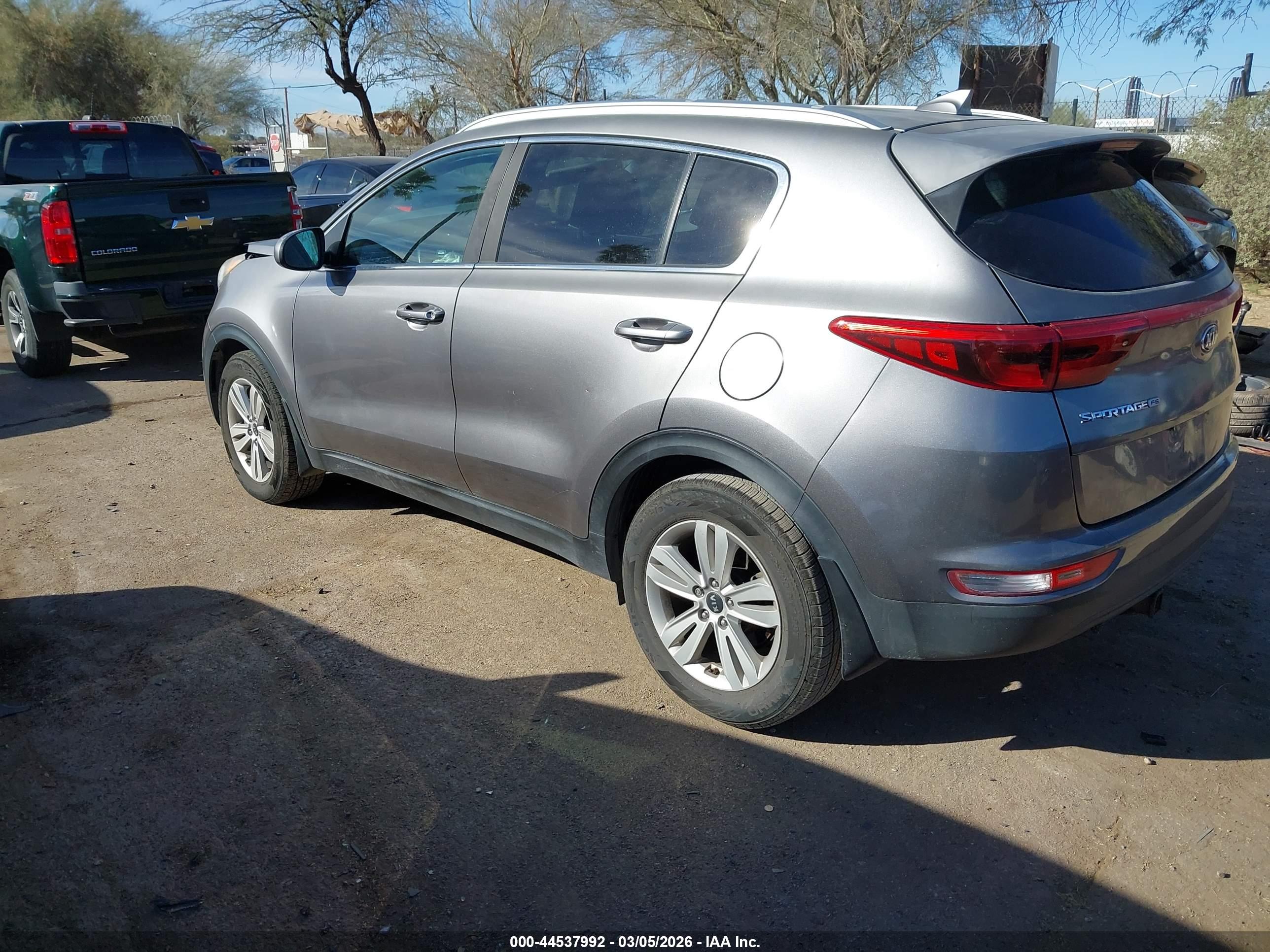 KIA SPORTAGE image 3