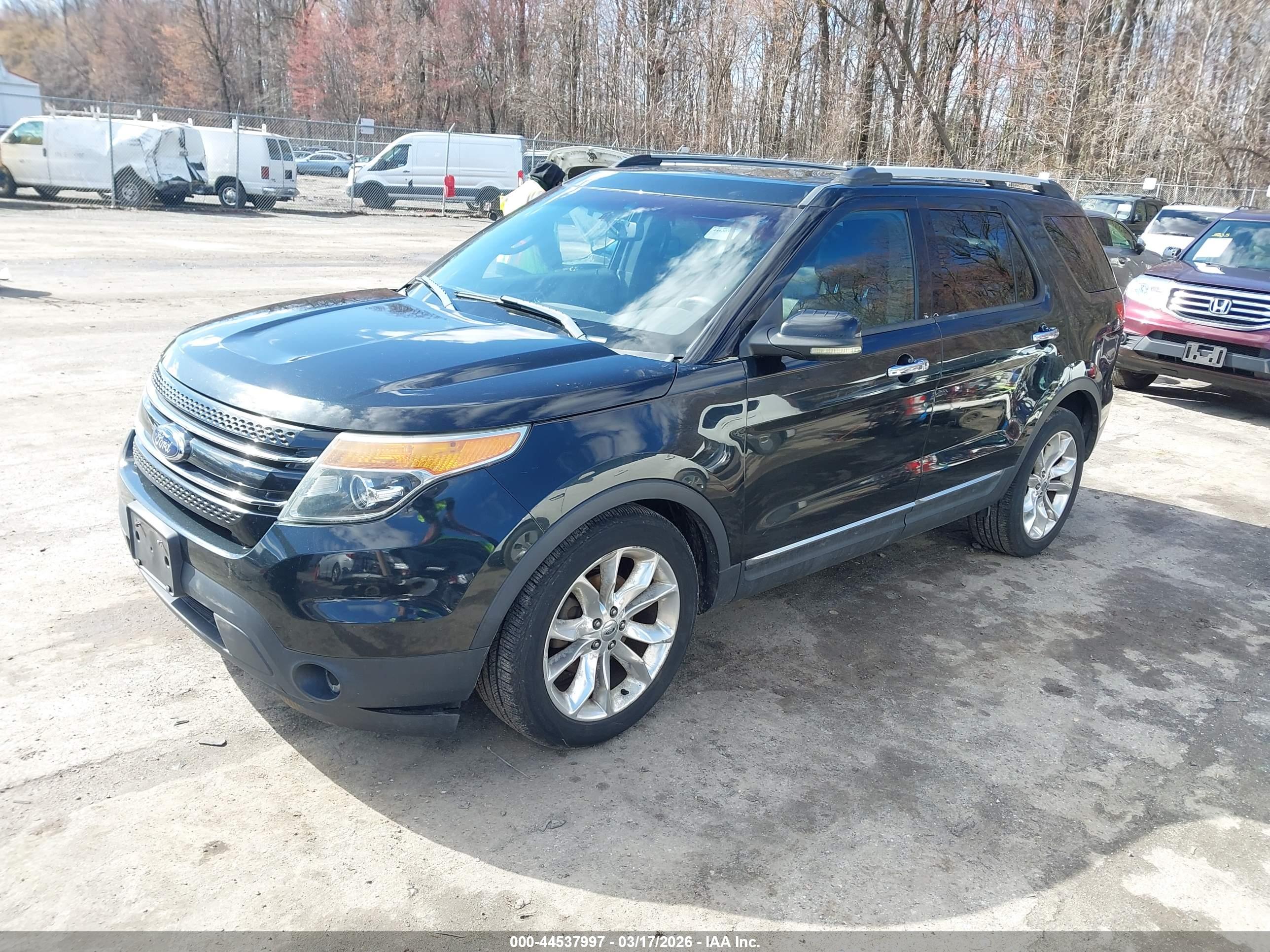 FORD EXPLORER image 2