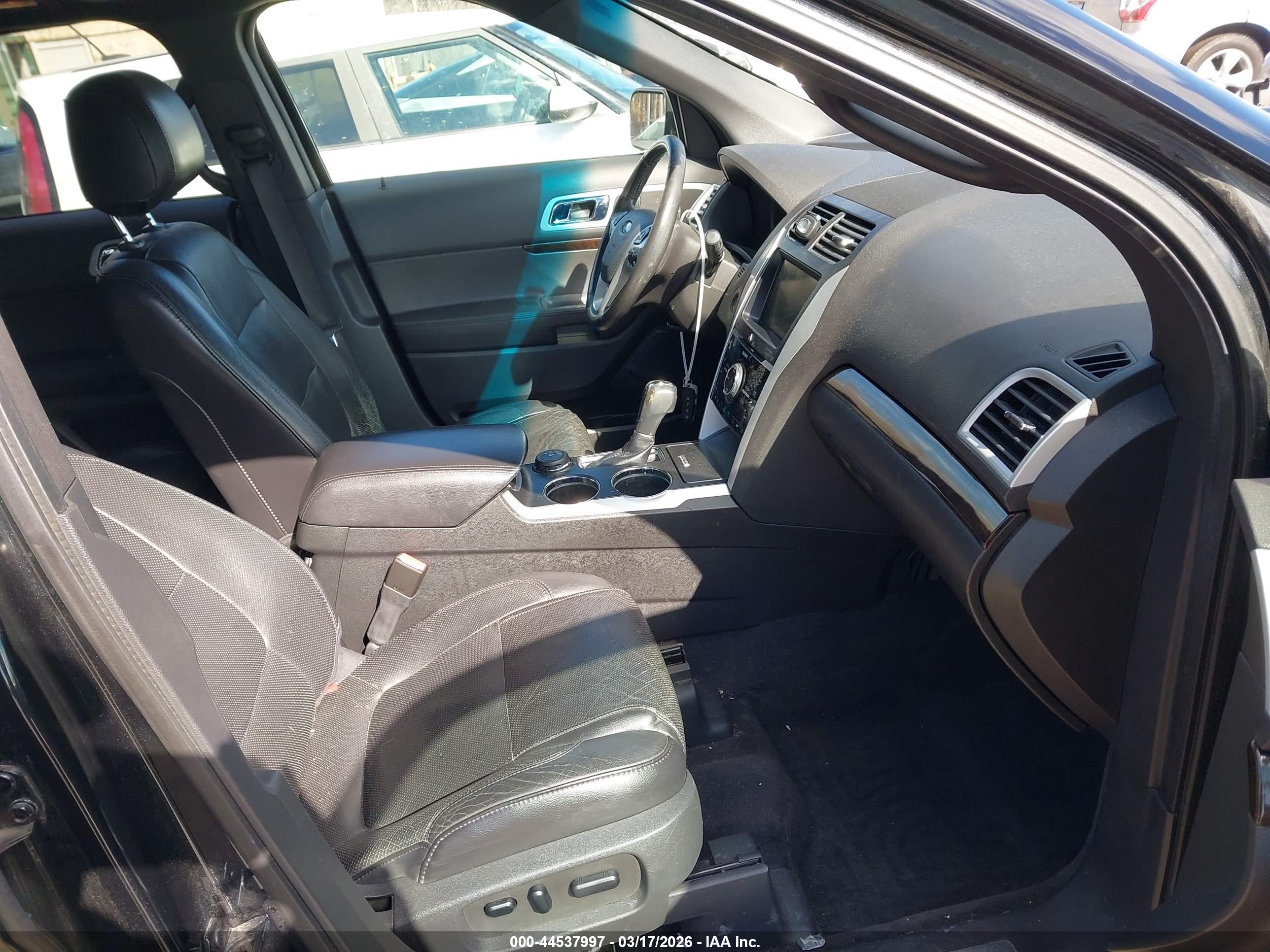 FORD EXPLORER image 5