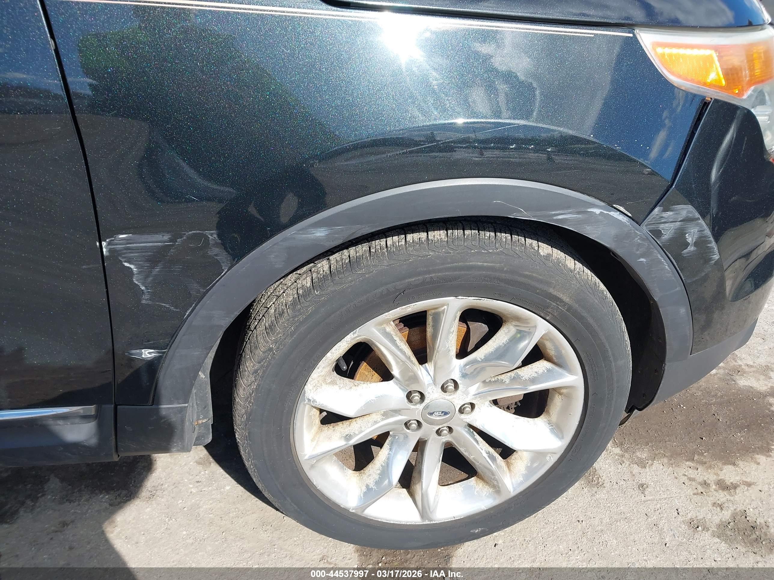 FORD EXPLORER image 6