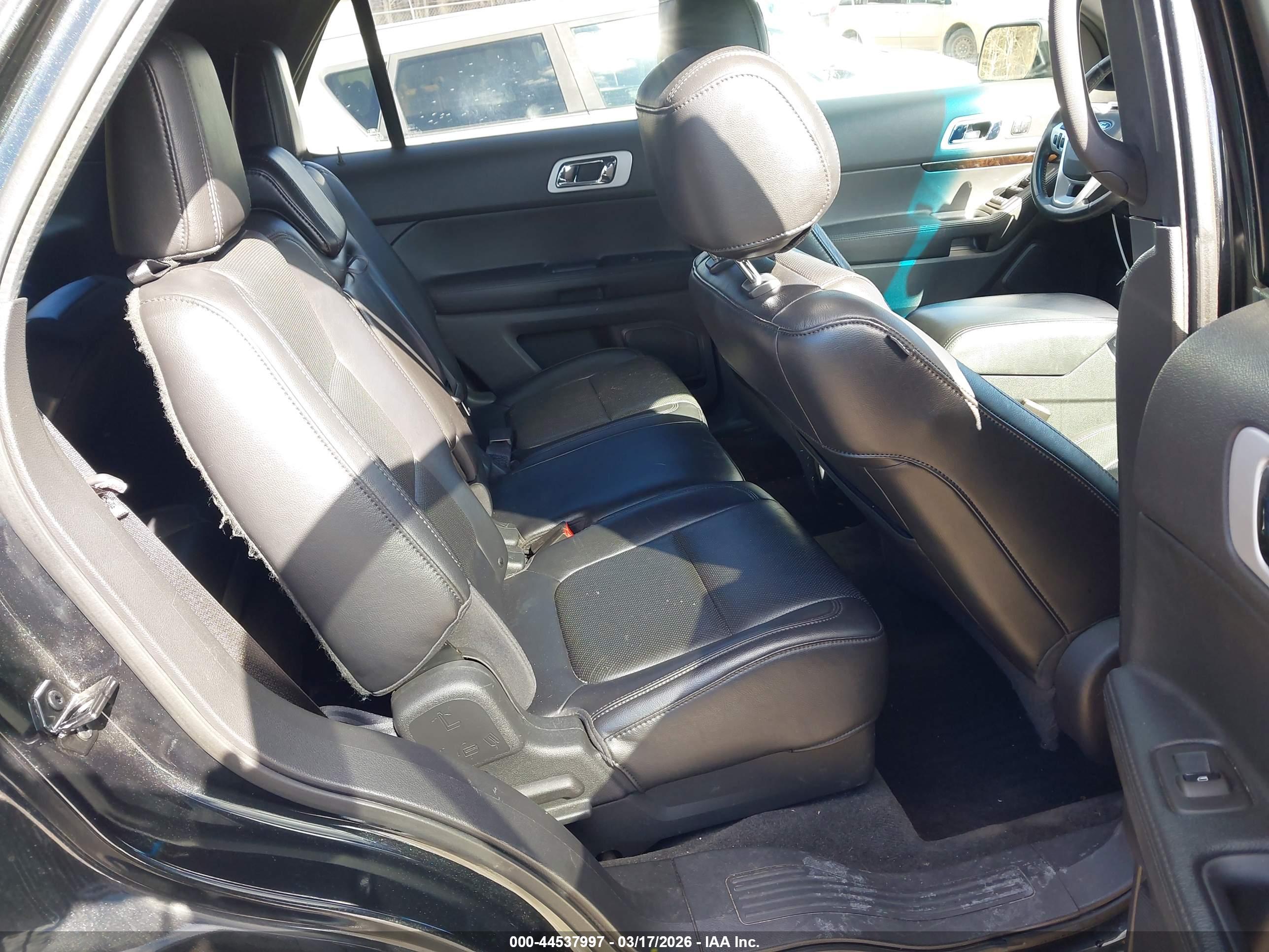 FORD EXPLORER image 8