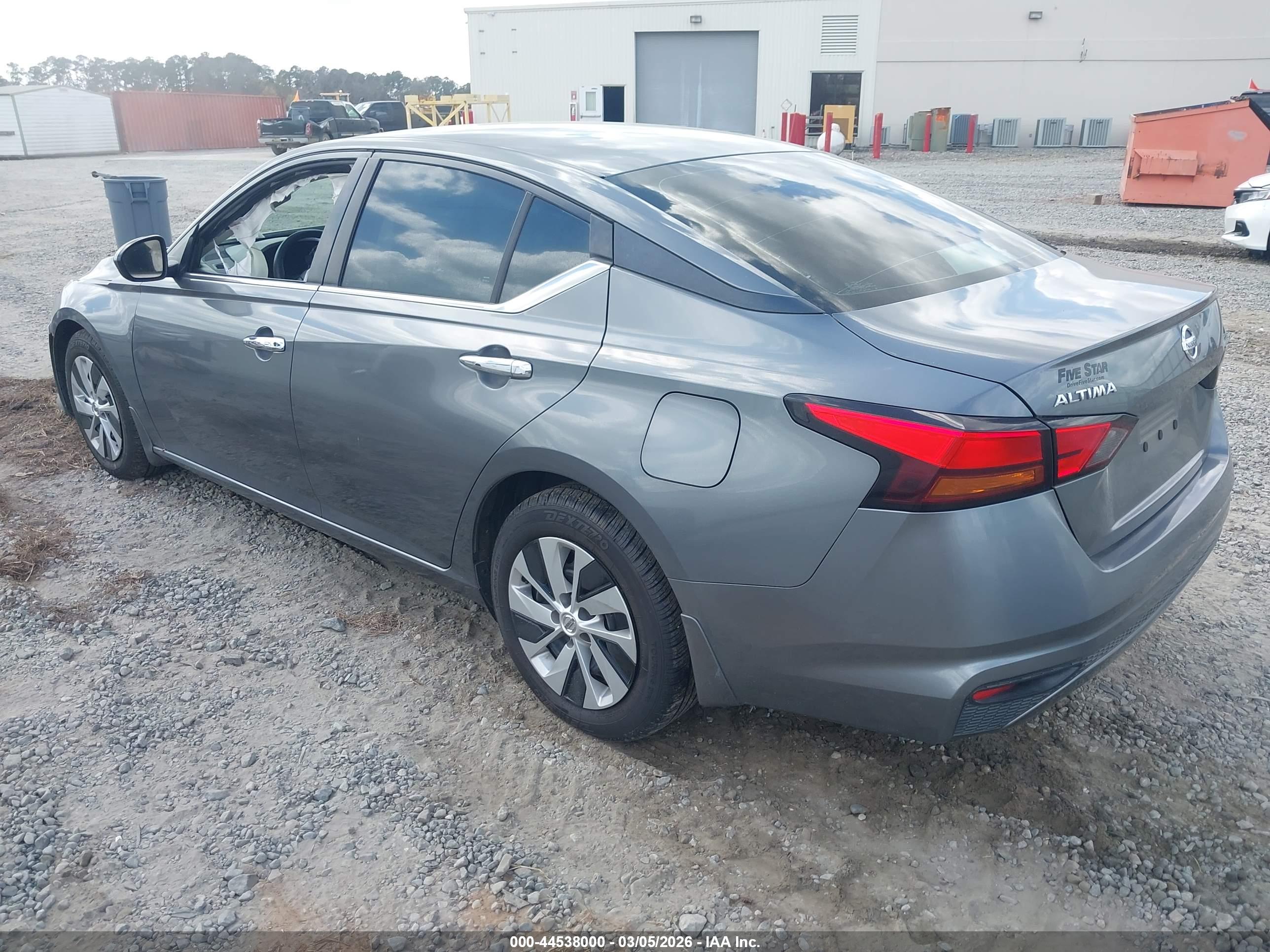 NISSAN ALTIMA image 3