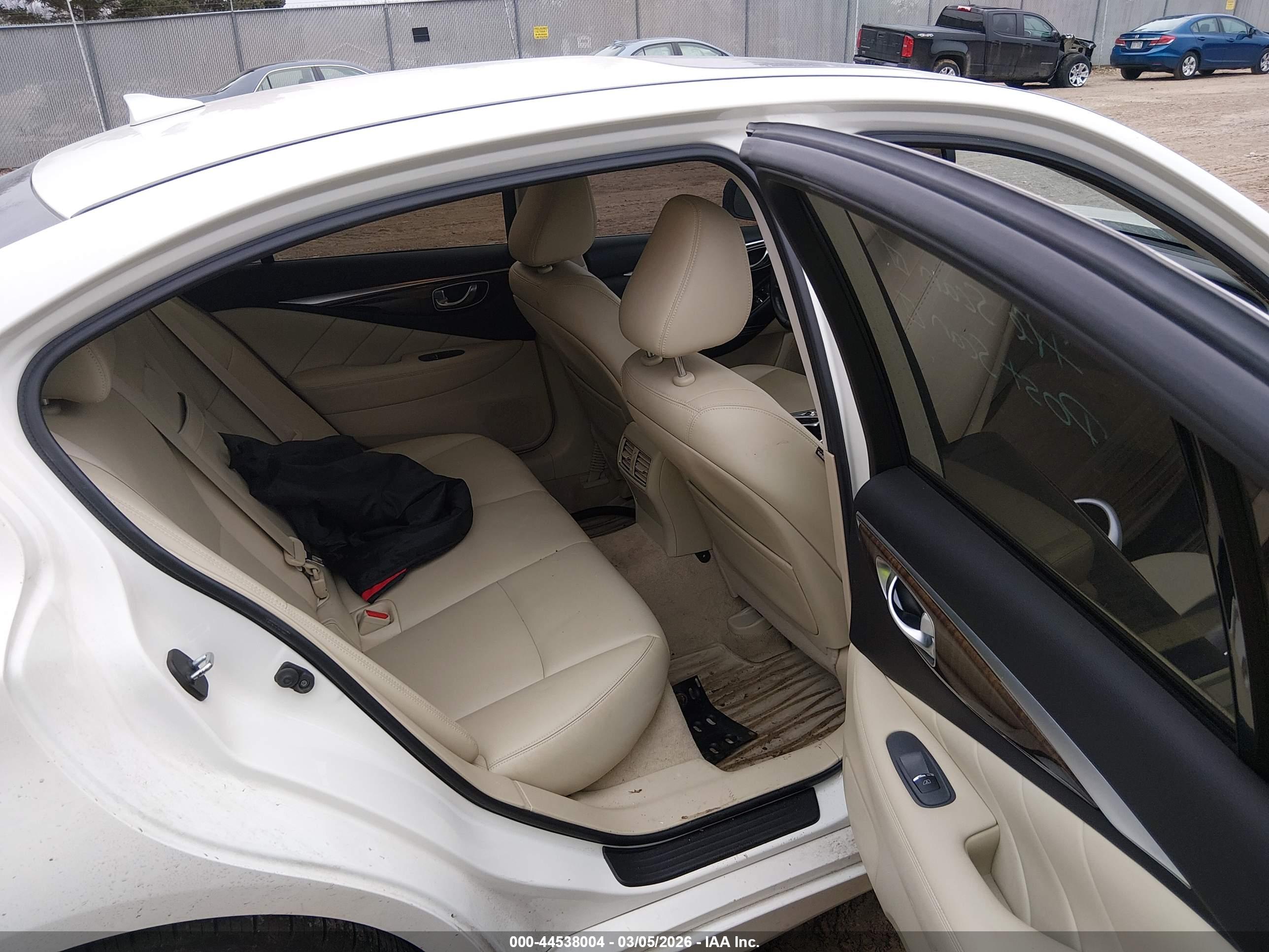 INFINITI Q50 image 8