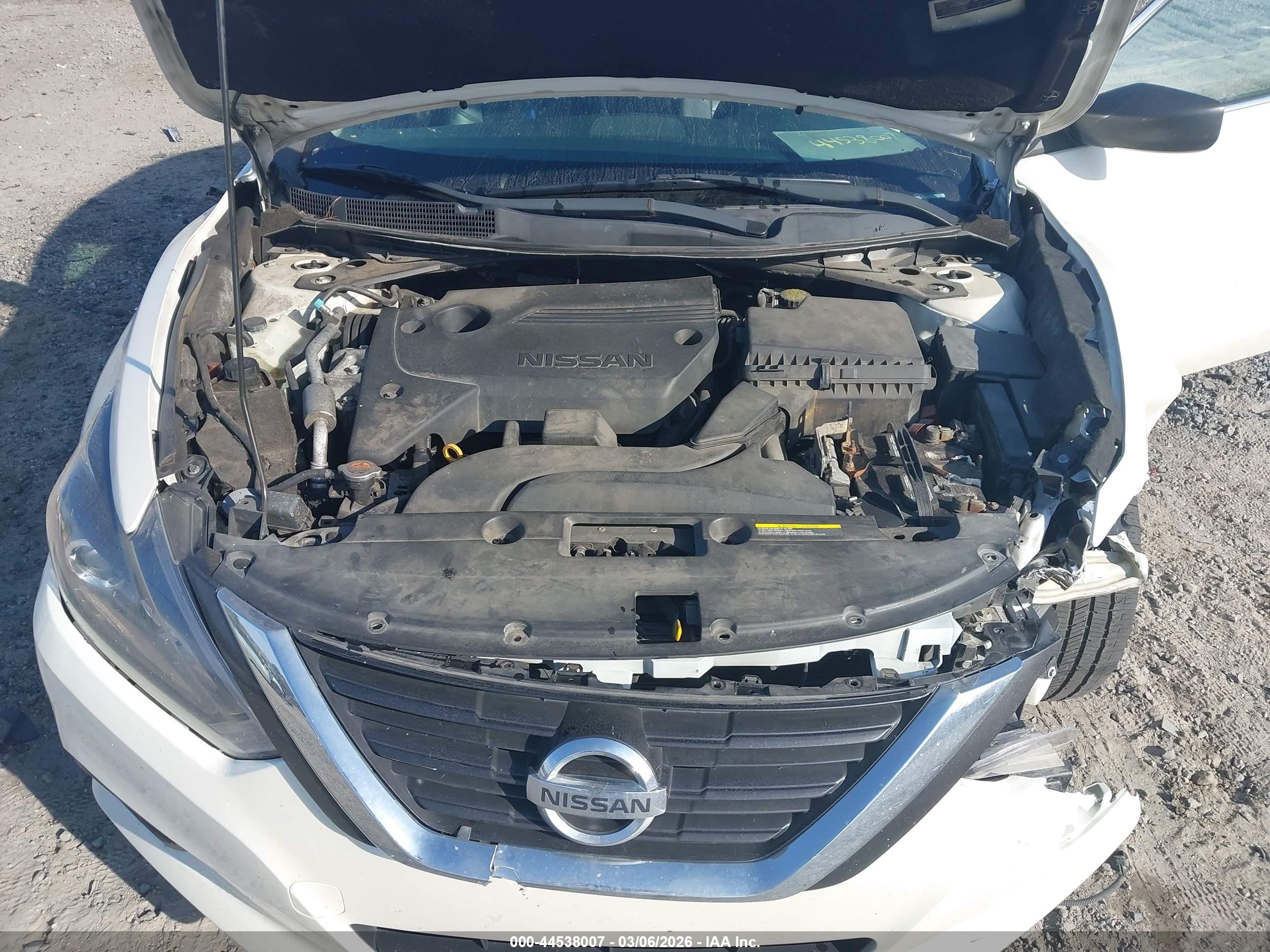 NISSAN ALTIMA image 10