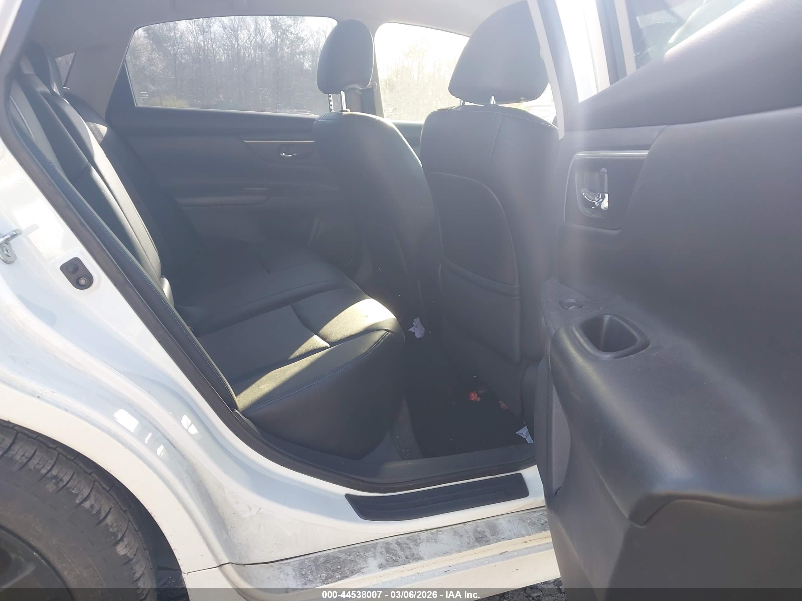 NISSAN ALTIMA image 8