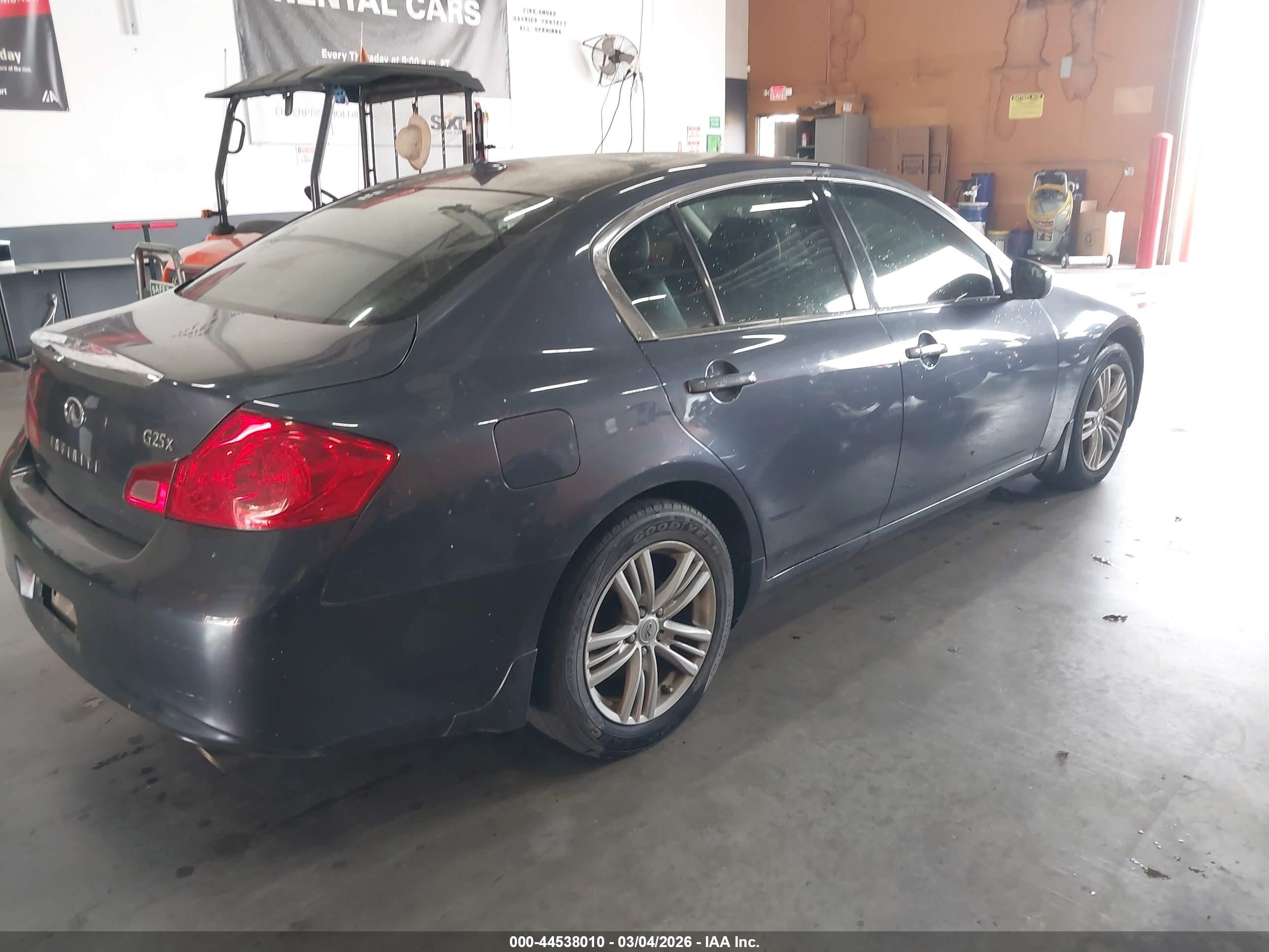 INFINITI G25X image 4