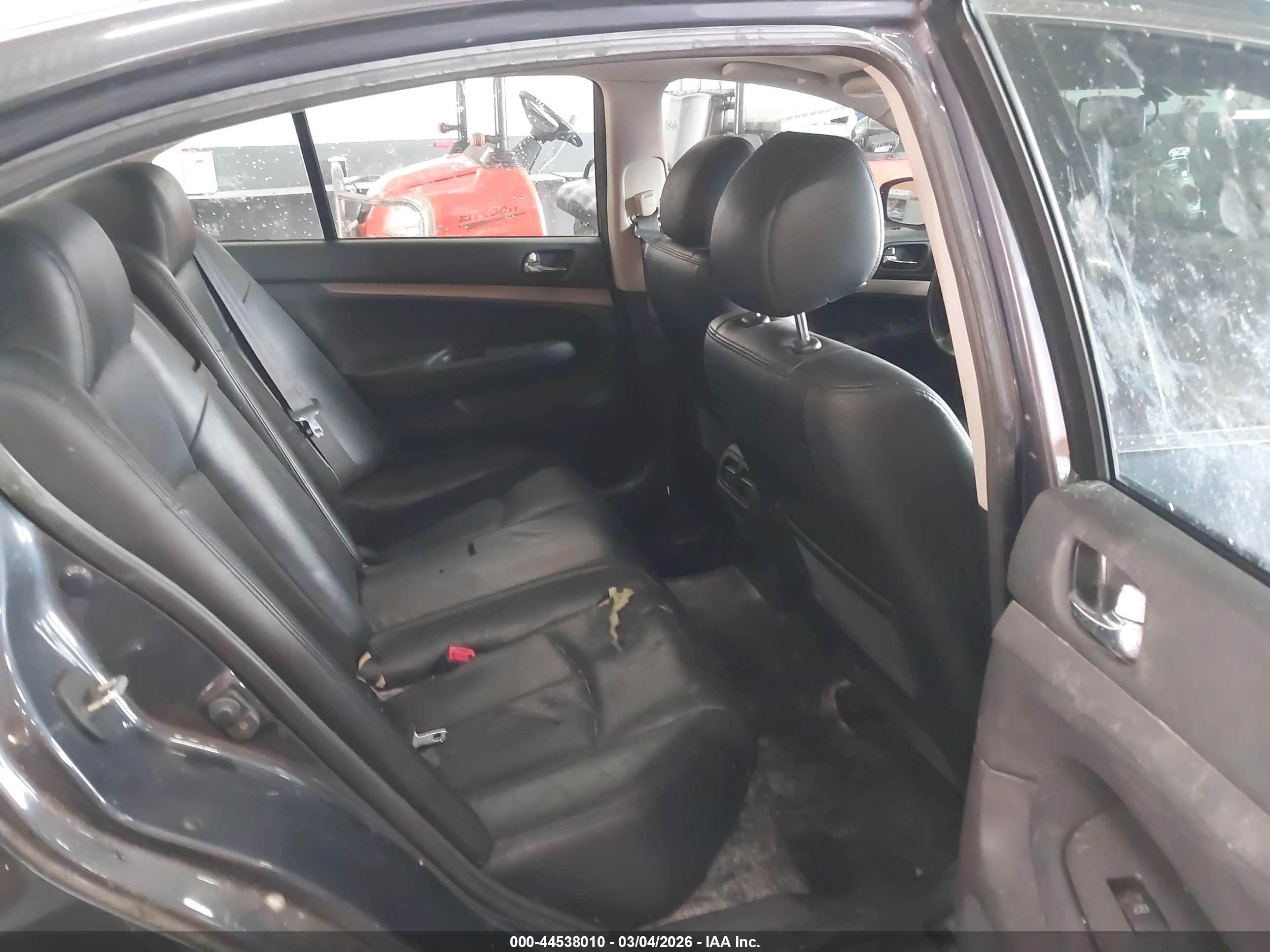 INFINITI G25X image 8