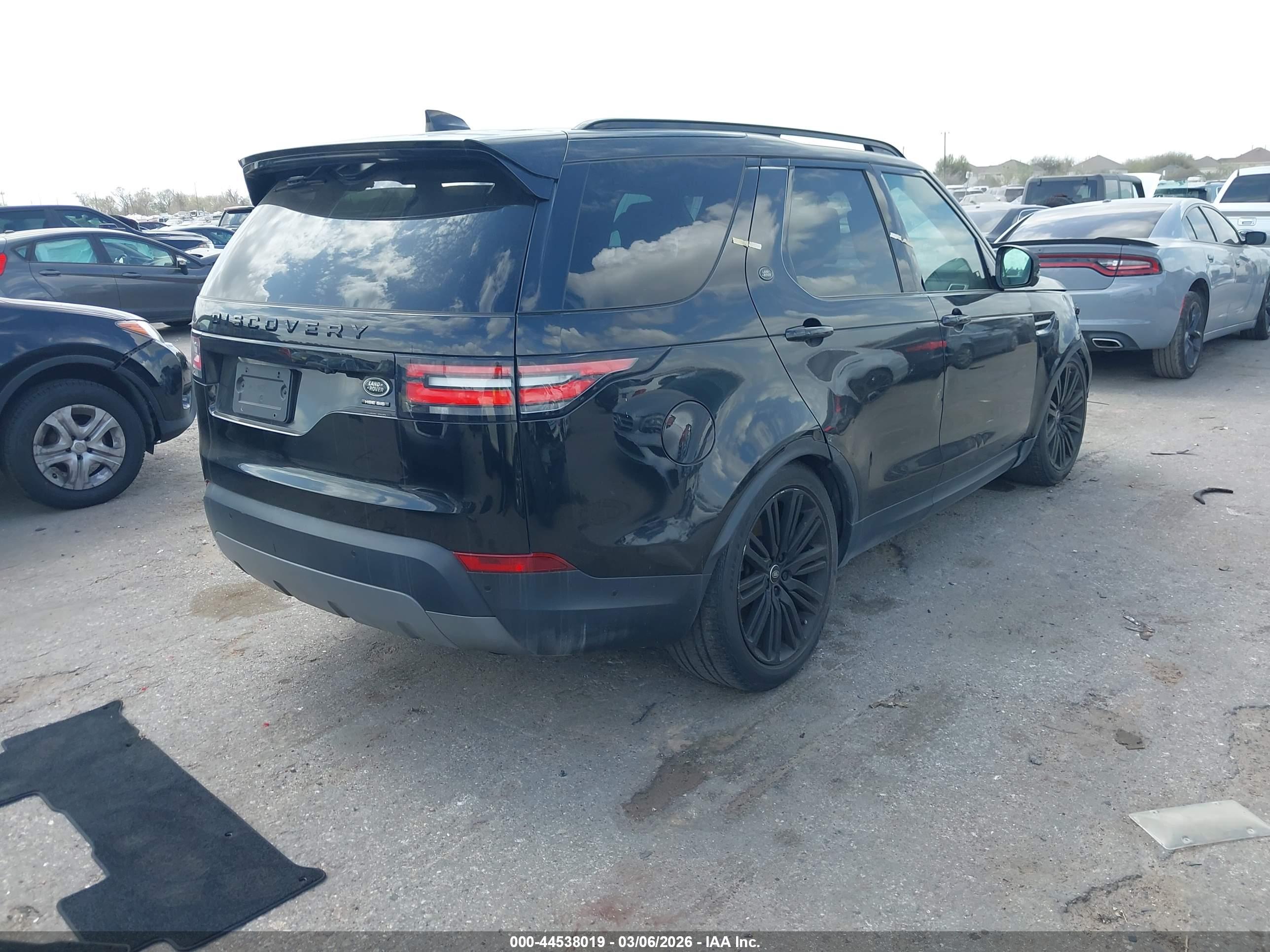 LAND ROVER image 4