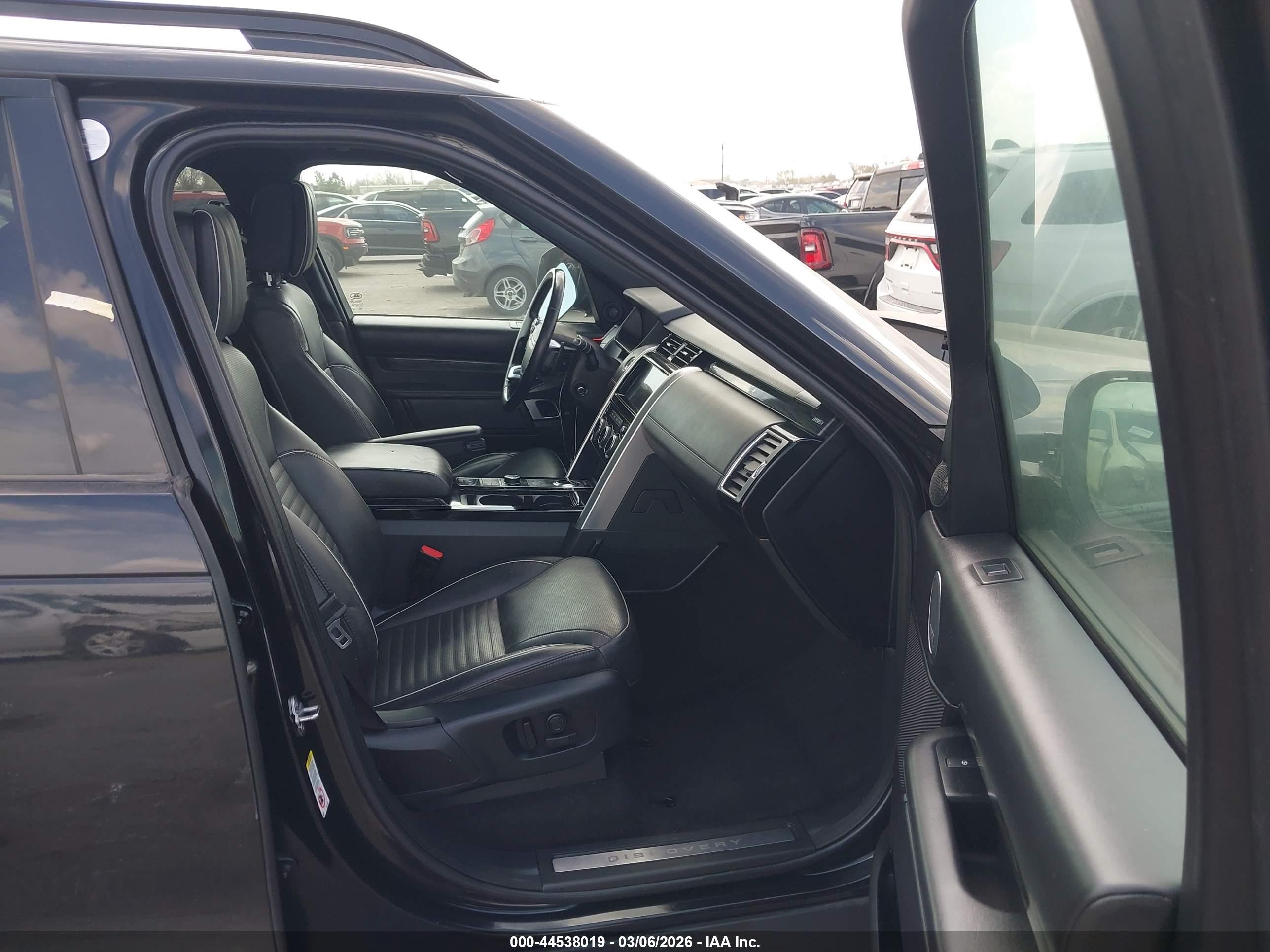 LAND ROVER image 5