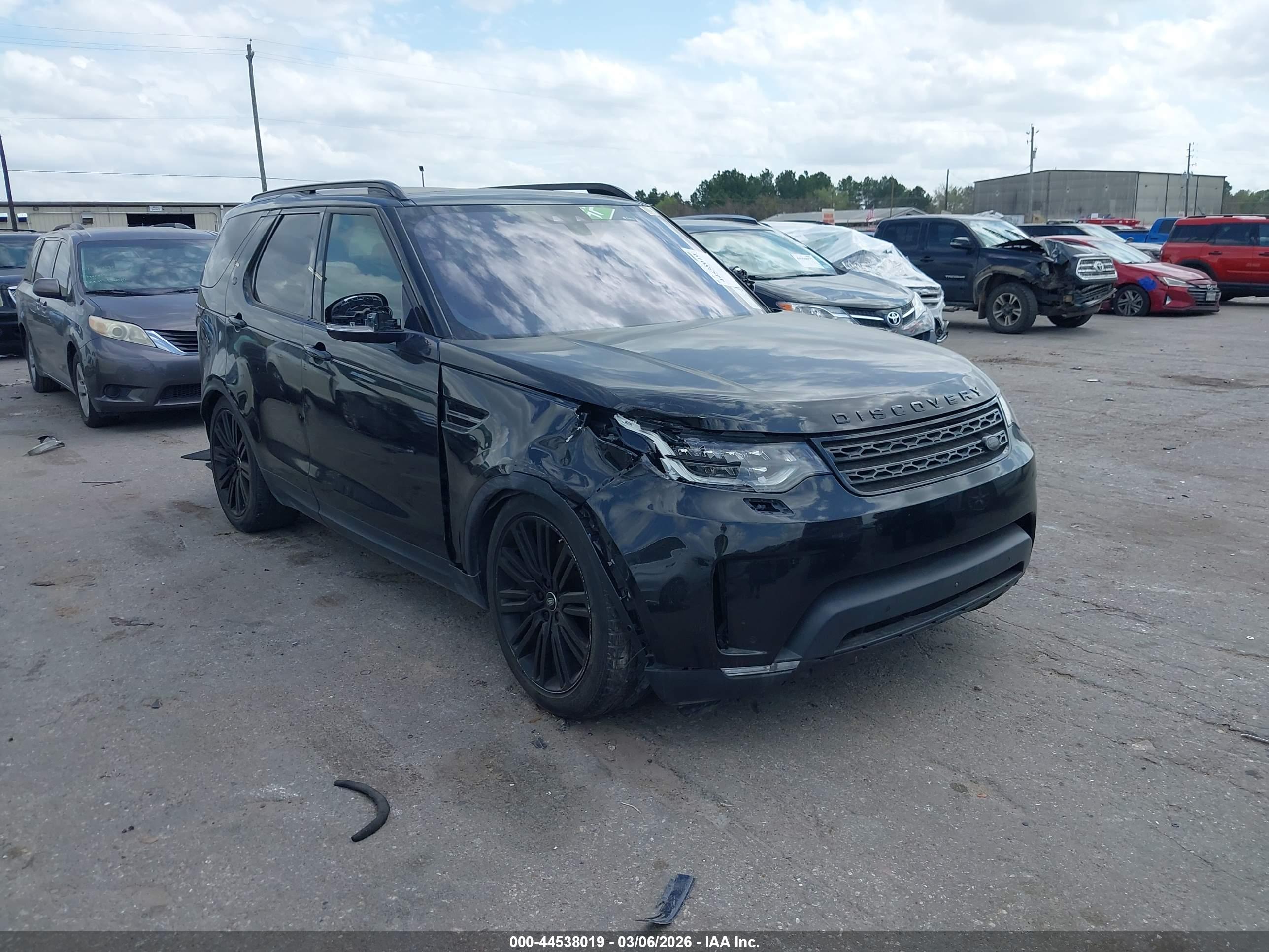 LAND ROVER image 6