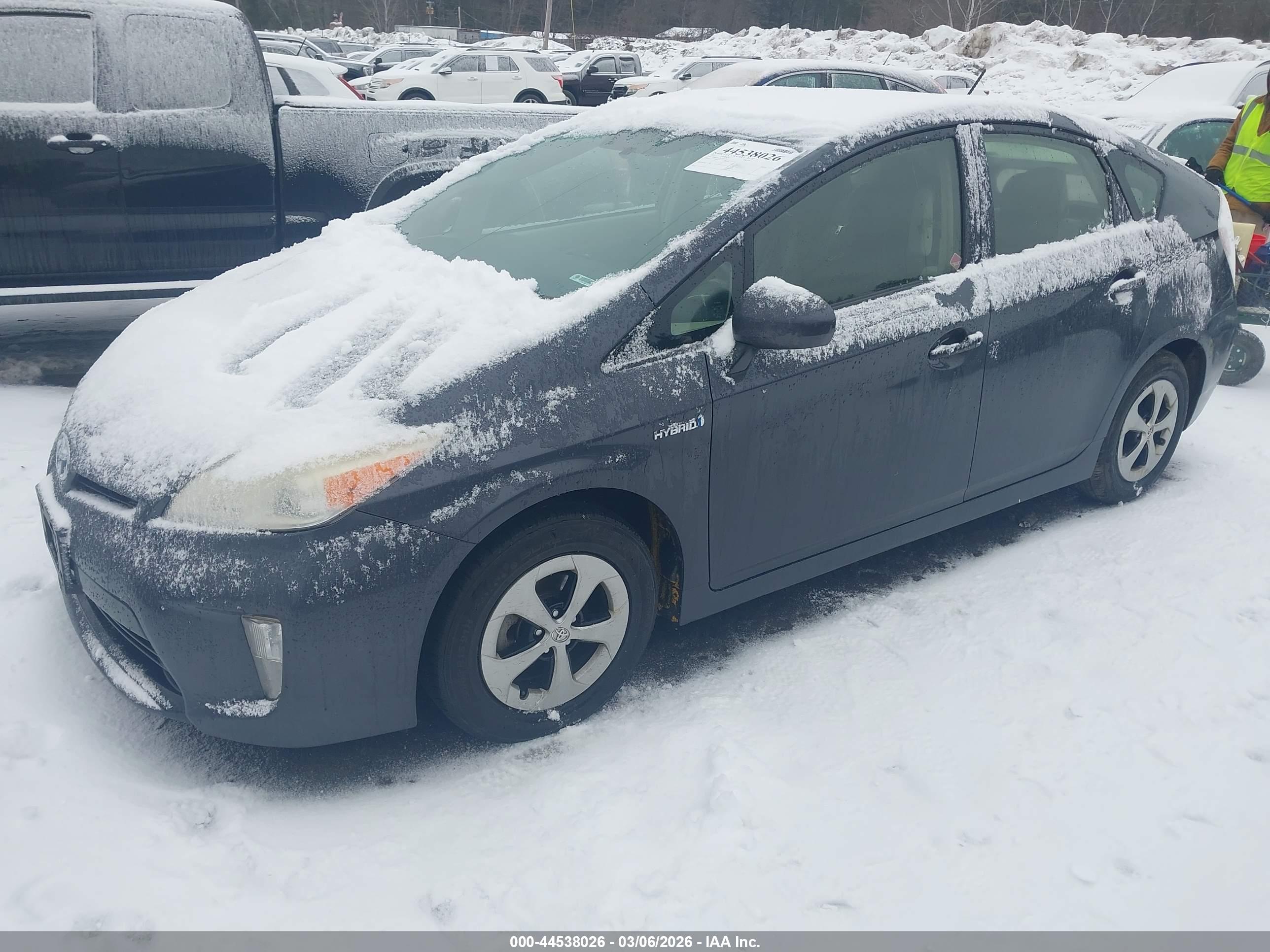 TOYOTA PRIUS image 2