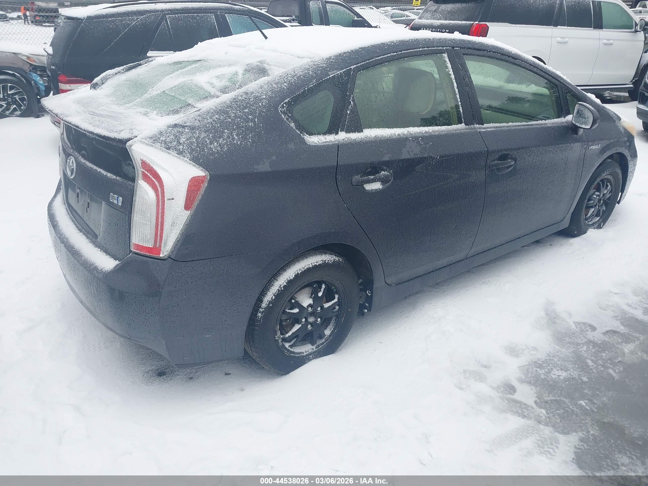 TOYOTA PRIUS image 4